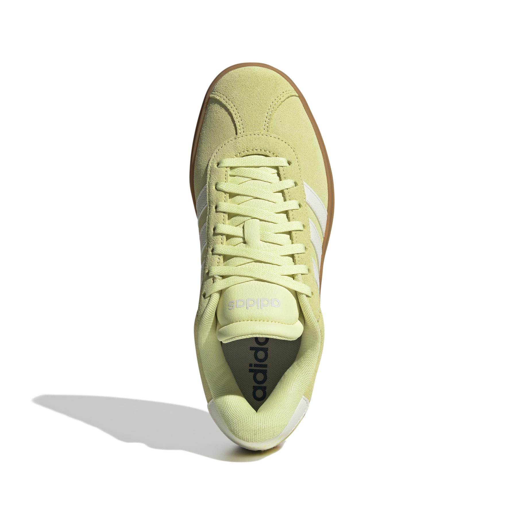 product/a/d/adidas_ji1784_3_footwear_photography_top_portrait_view_white-nw091625.jpg