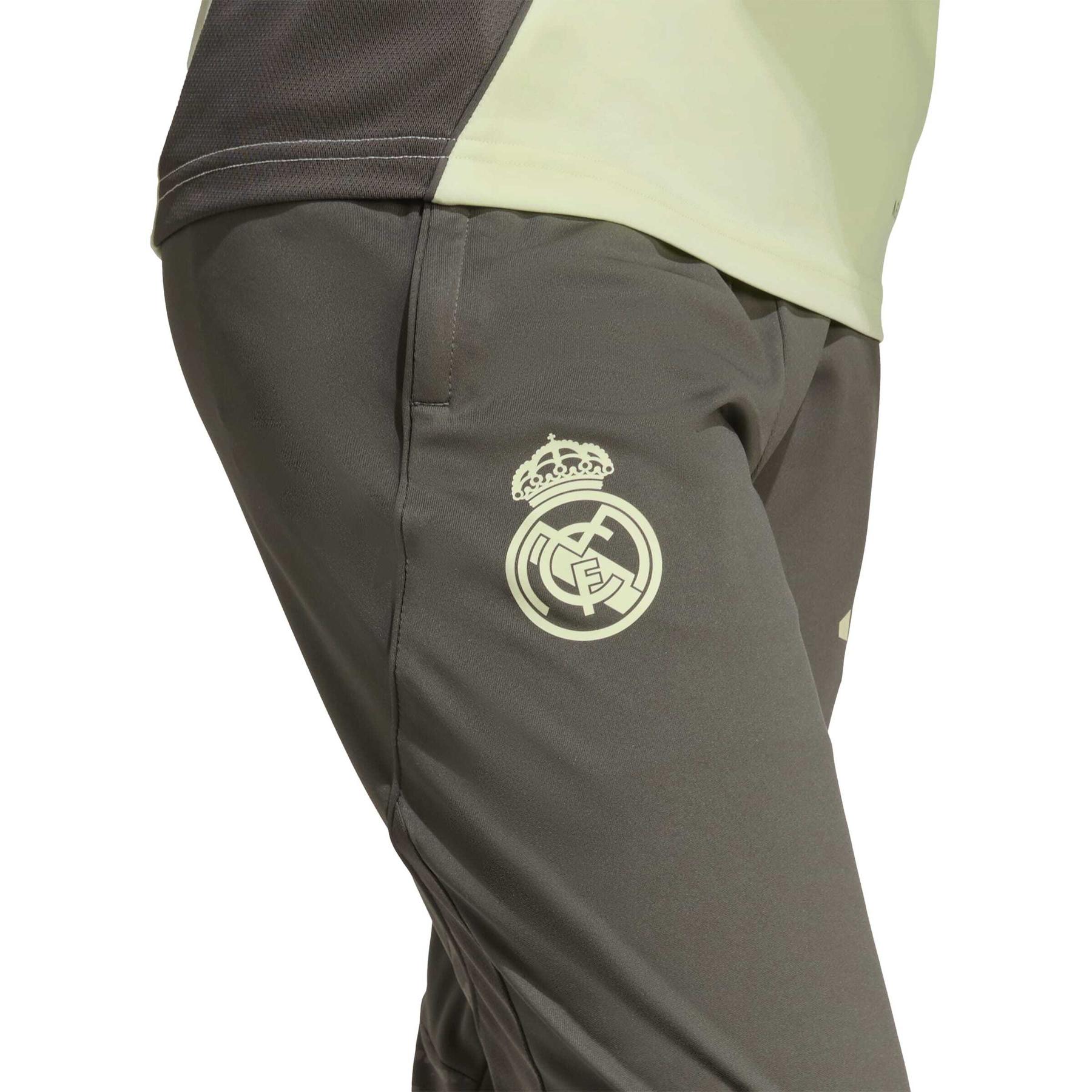 product/a/d/adidas_jp3985_5_apparel_on_model_detail_view_1_white.jpg