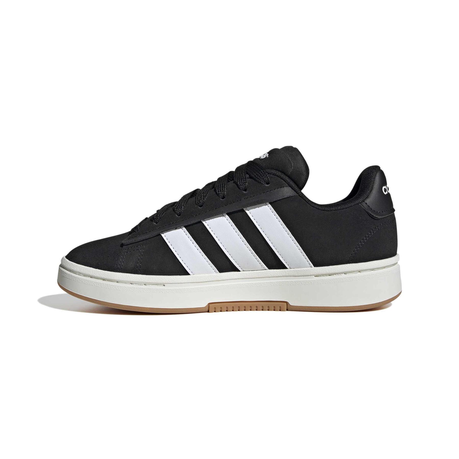 product/a/d/adidas_jp9771_5_footwear_photography_side_medial_center_view_white-nw091625.jpg