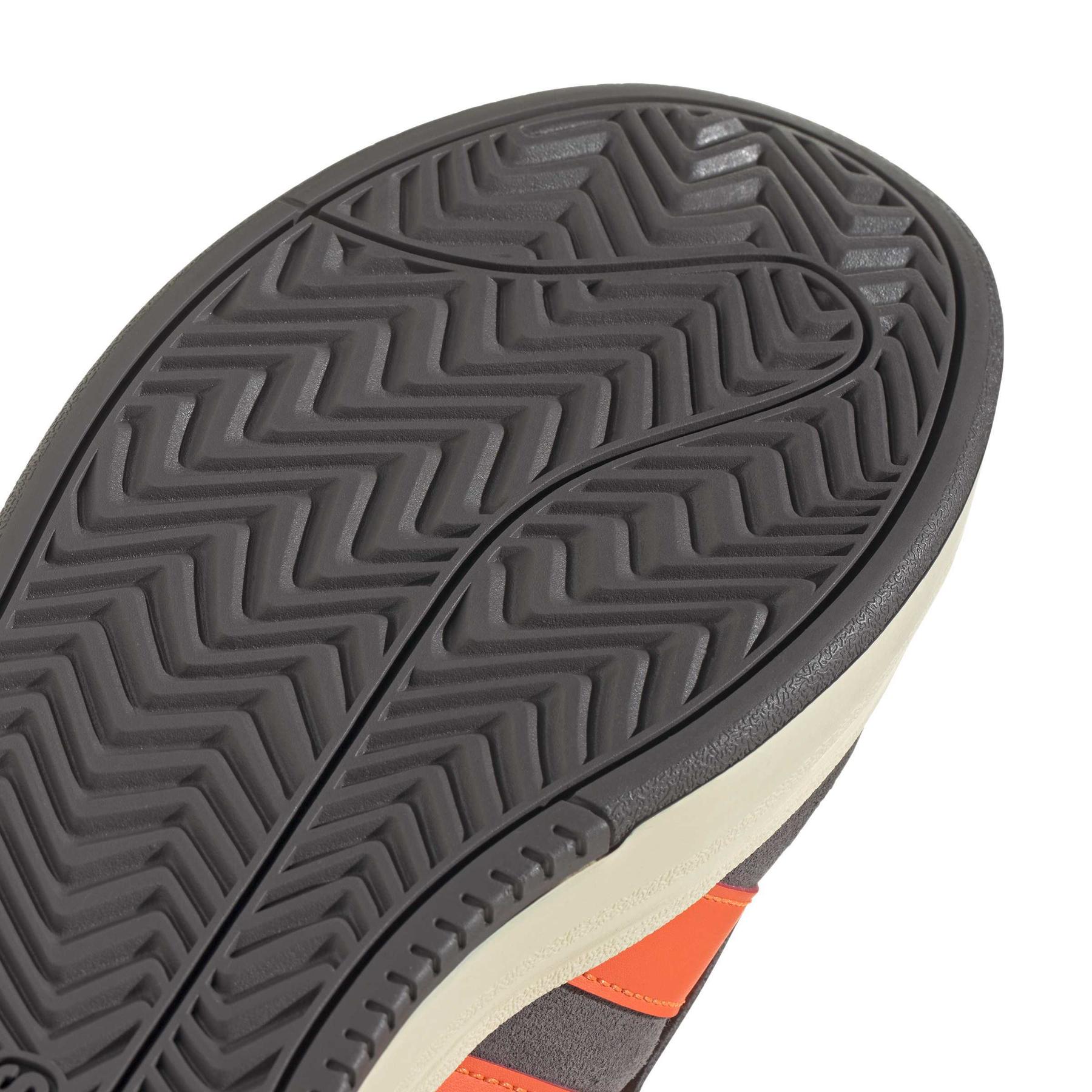 product/a/d/adidas_jq3011_8_footwear_photography_detail_view_1_white-nw091625.jpg