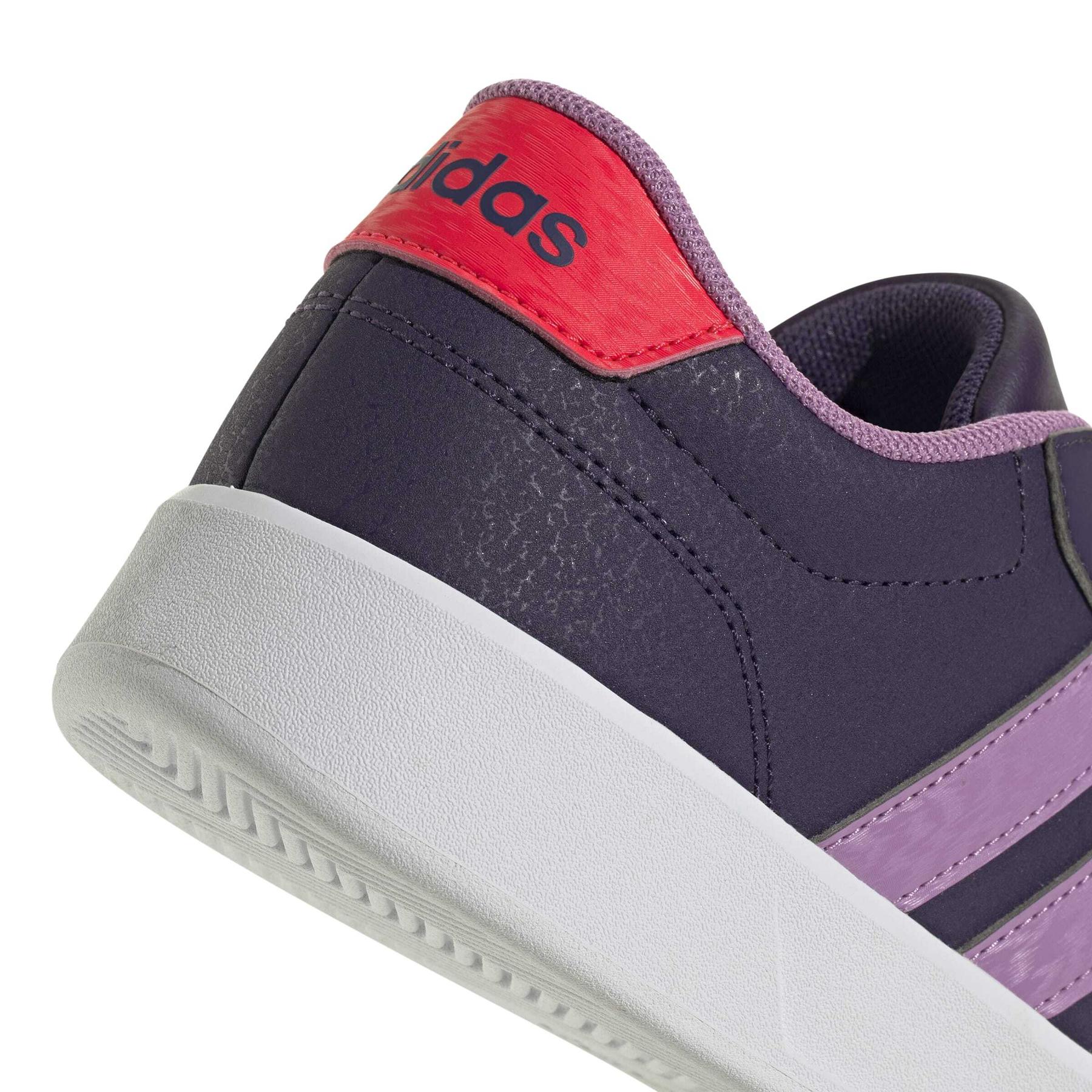 product/a/d/adidas_jq3042_8_footwear_photography_detail_view_1_white-nw091625.jpg