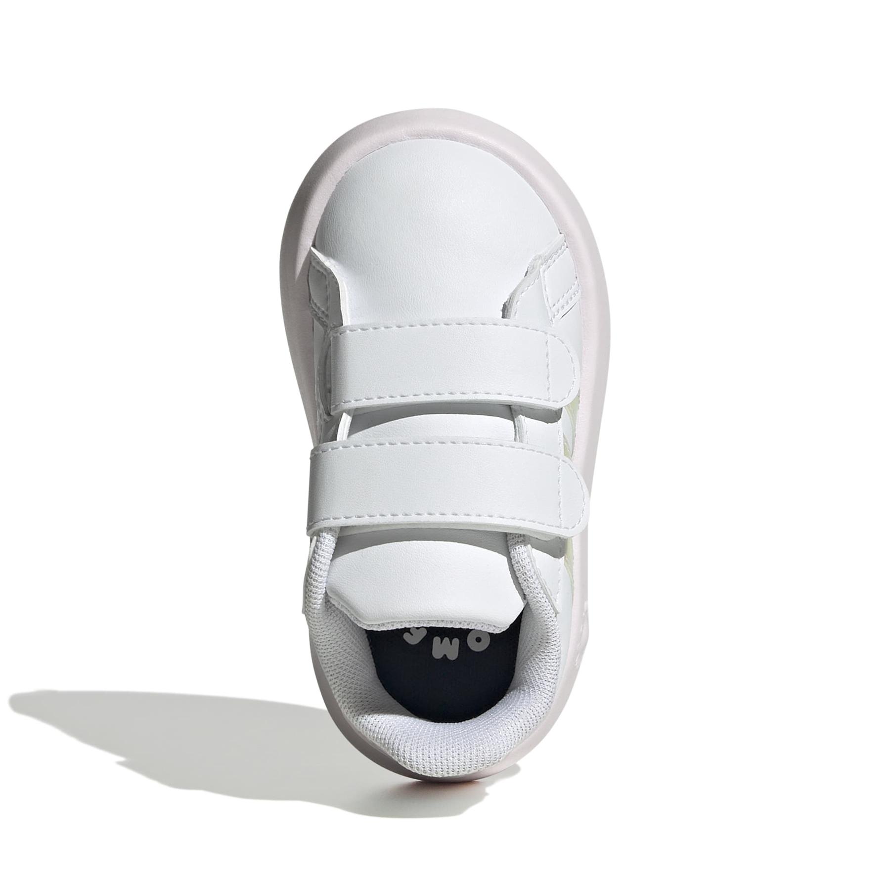 product/a/d/adidas_jq5657_3_footwear_photography_top_portrait_view_white-nw091625.jpg