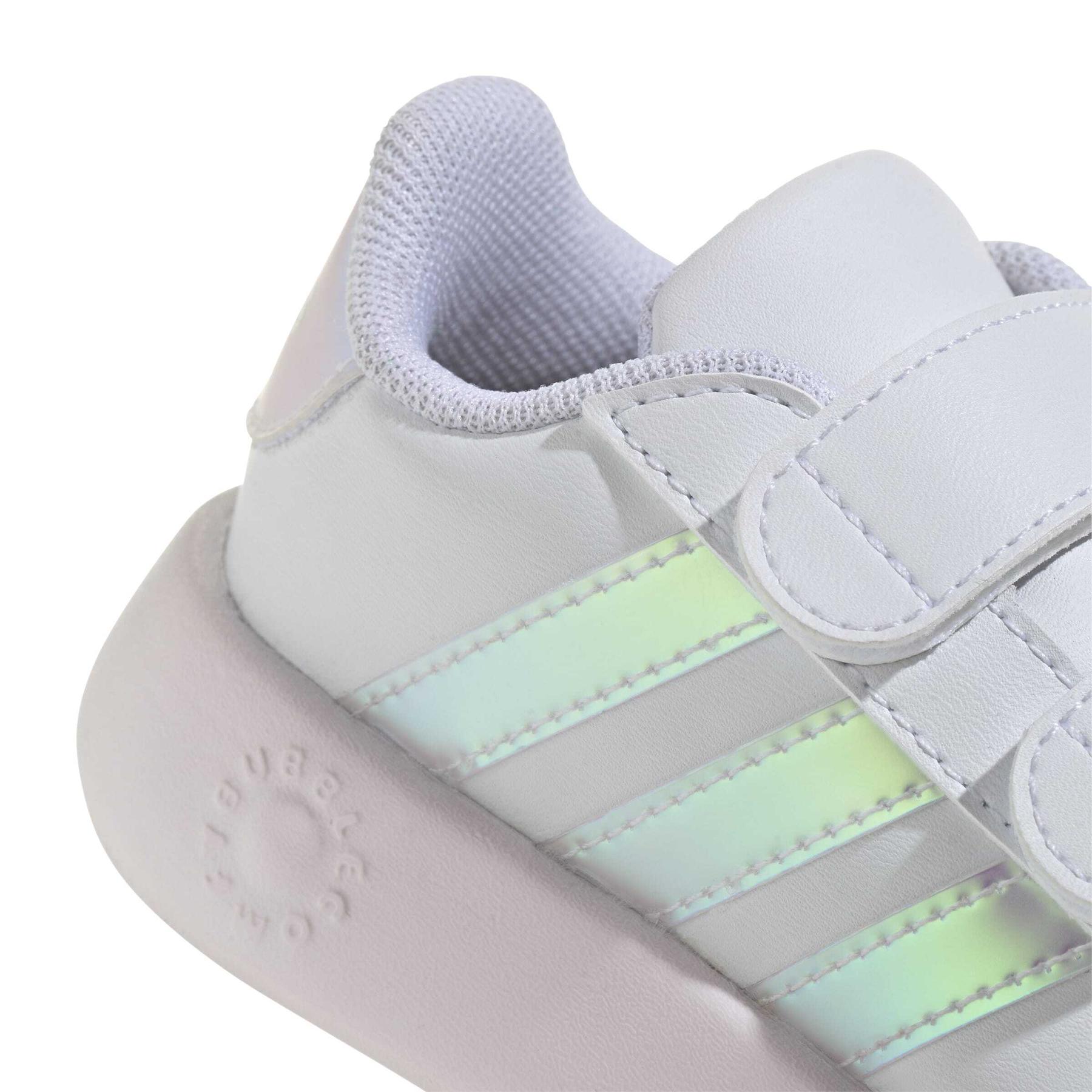 product/a/d/adidas_jq5657_9_footwear_photography_detail_view_2_white-nw091625.jpg