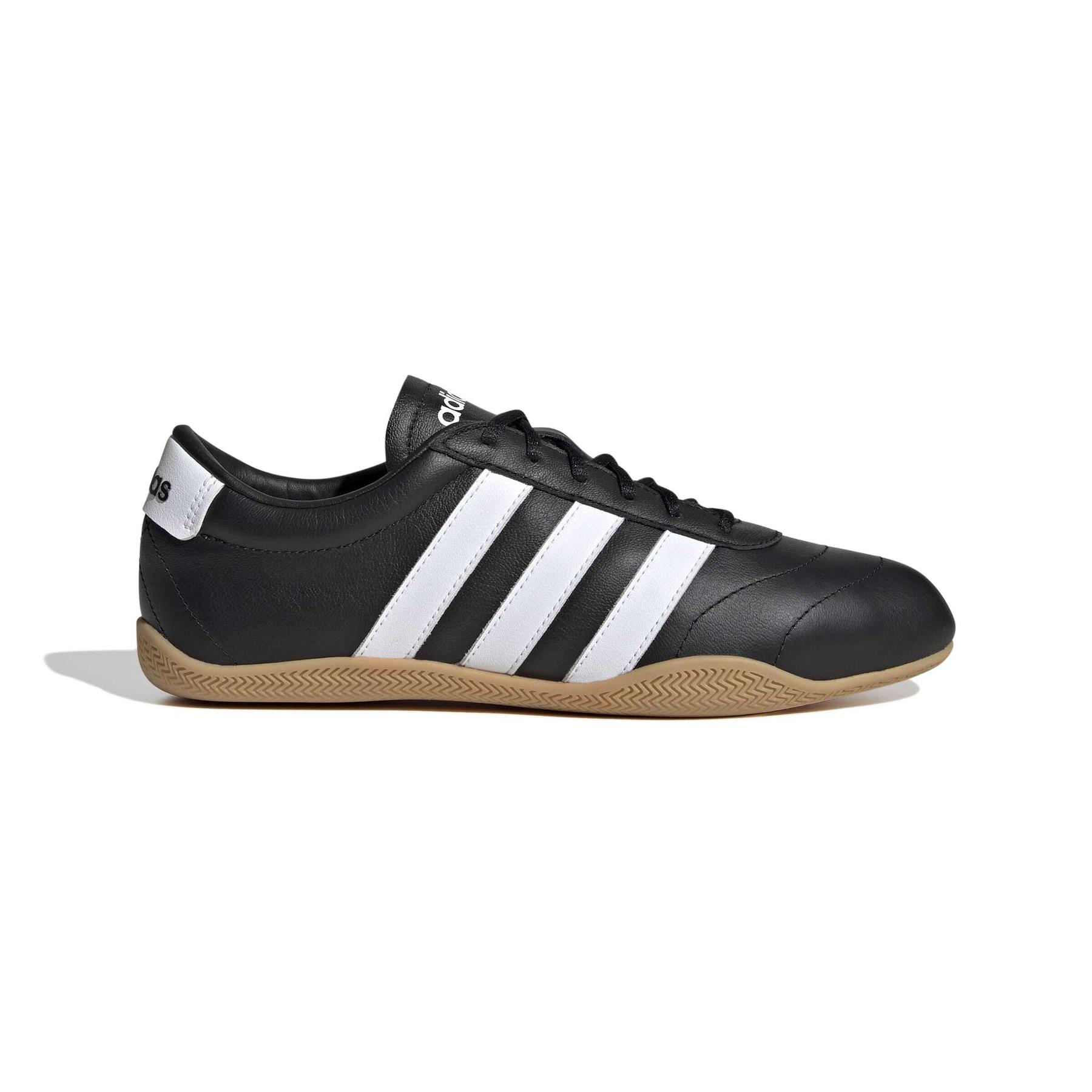 product/a/d/adidas_jq9684_1_footwear_photography_side_lateral_center_view_white-nw091625.jpg