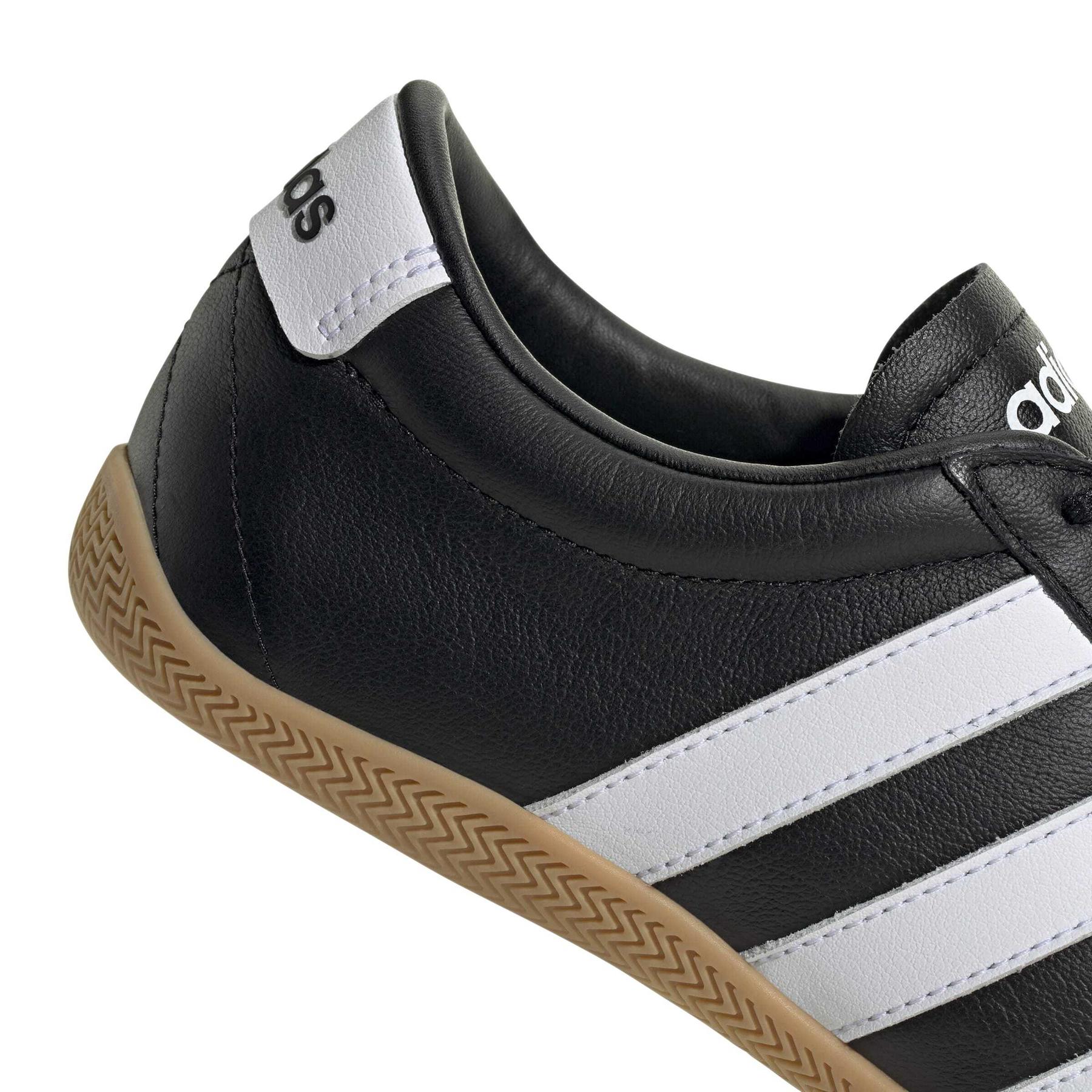 product/a/d/adidas_jq9684_8_footwear_photography_detail_view_1_white-nw091625.jpg