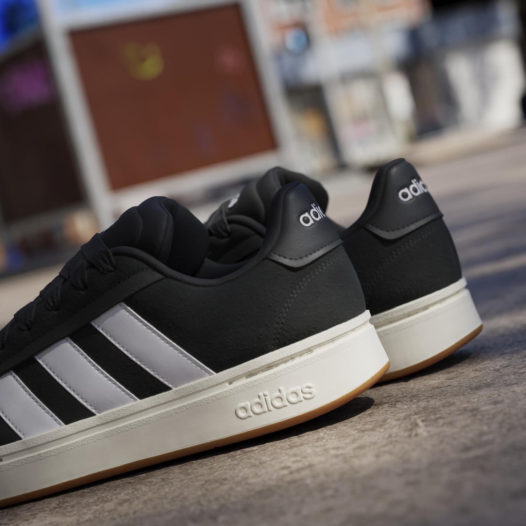 product/a/d/adidas_jr0543_21_footwear_photography_heromrktng_view_9-nw091625.jpg