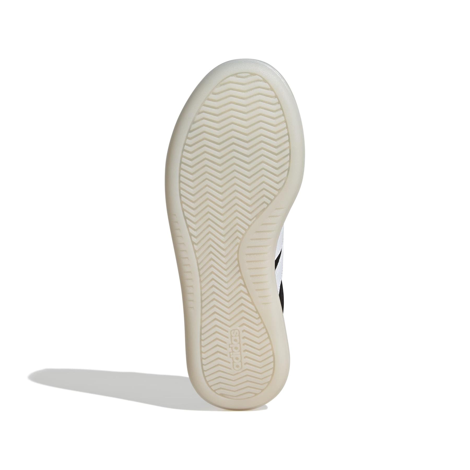 product/a/d/adidas_jr0762_4_footwear_photography_bottom_view_white-nw091625.jpg