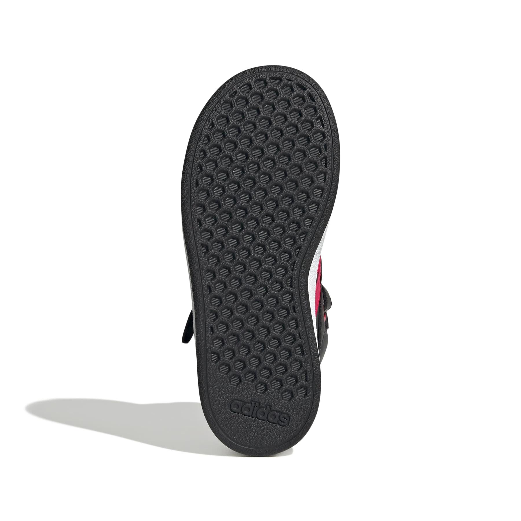 product/a/d/adidas_jr0801_4_footwear_photography_bottom_view_white-nw091625.jpg