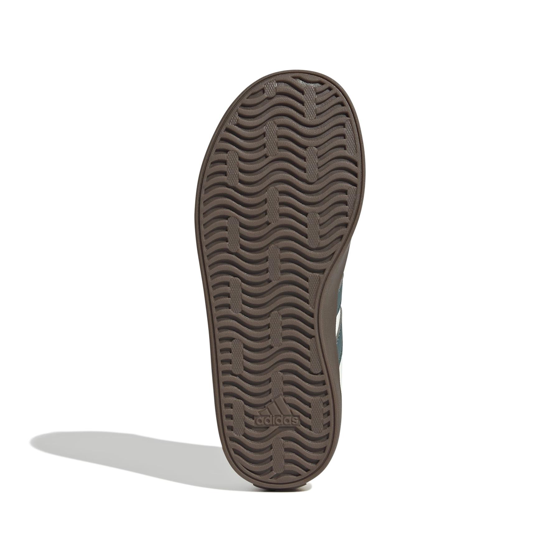 product/a/d/adidas_jr2219_4_footwear_photography_bottom_view_white-nw091625.jpg