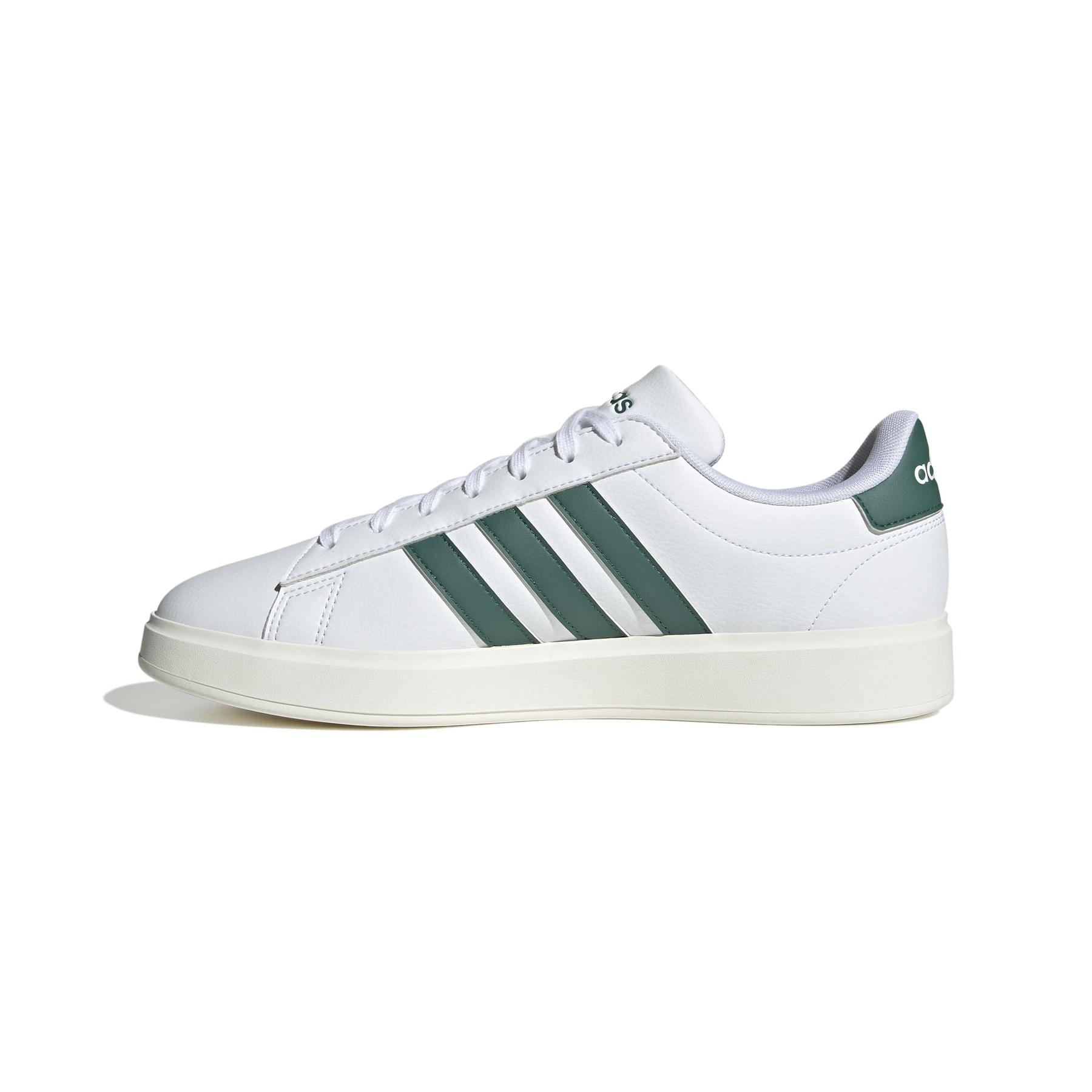 product/a/d/adidas_jr2224_5_footwear_photography_side_medial_center_view_white-nw091625.jpg