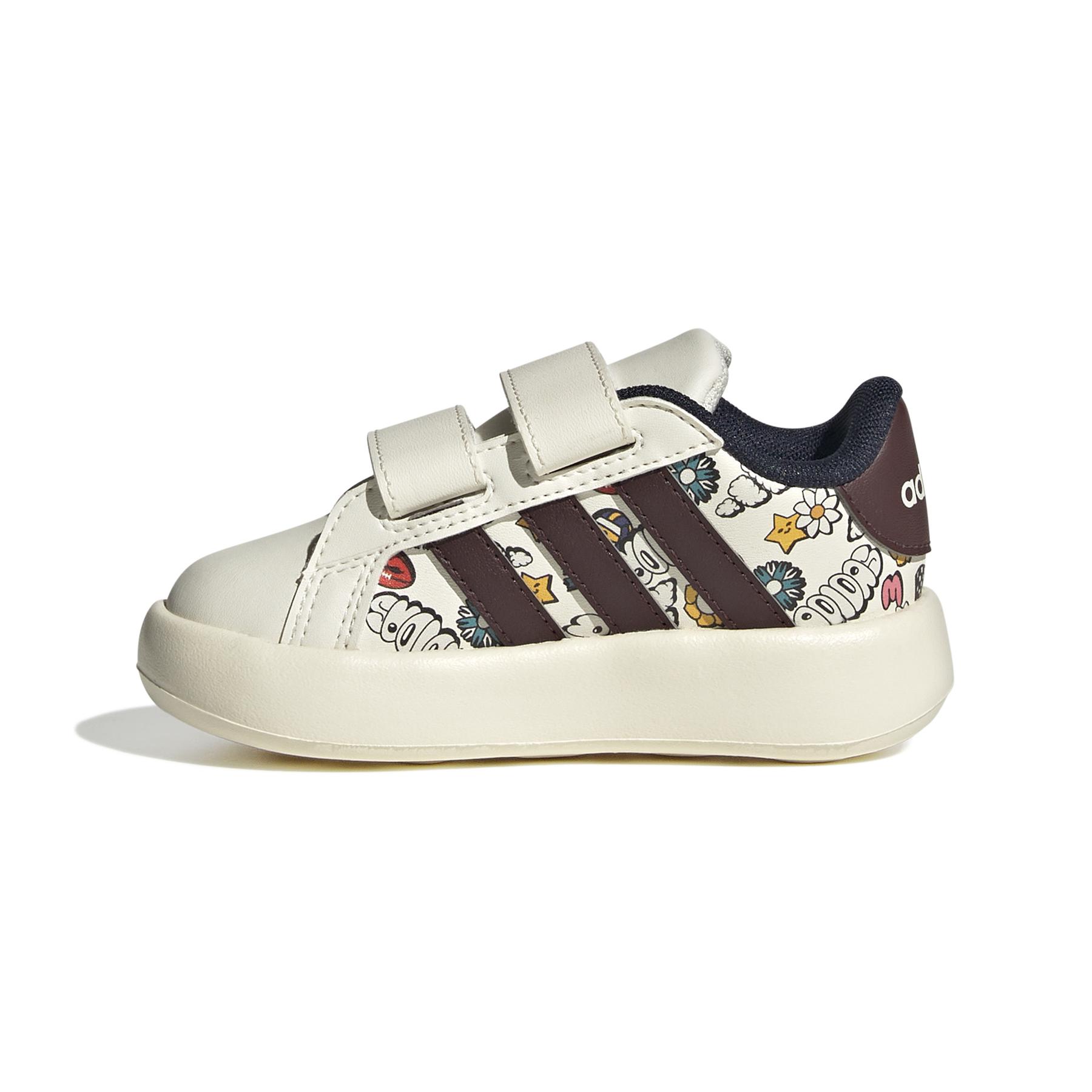product/a/d/adidas_jr5152_5_footwear_photography_side_medial_center_view_white-nw091725.jpg