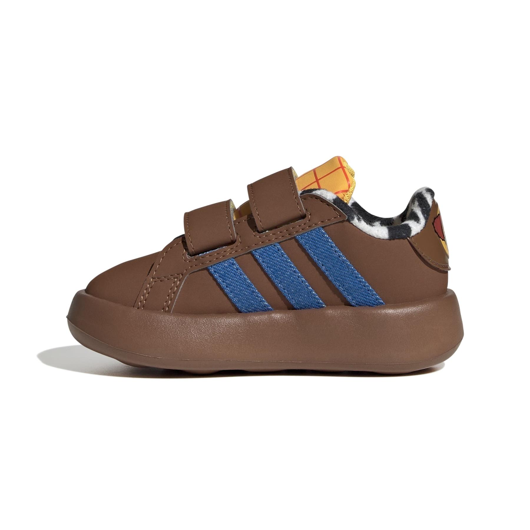 product/a/d/adidas_jr5629_5_footwear_photography_side_medial_center_view_white-nw091725.jpg