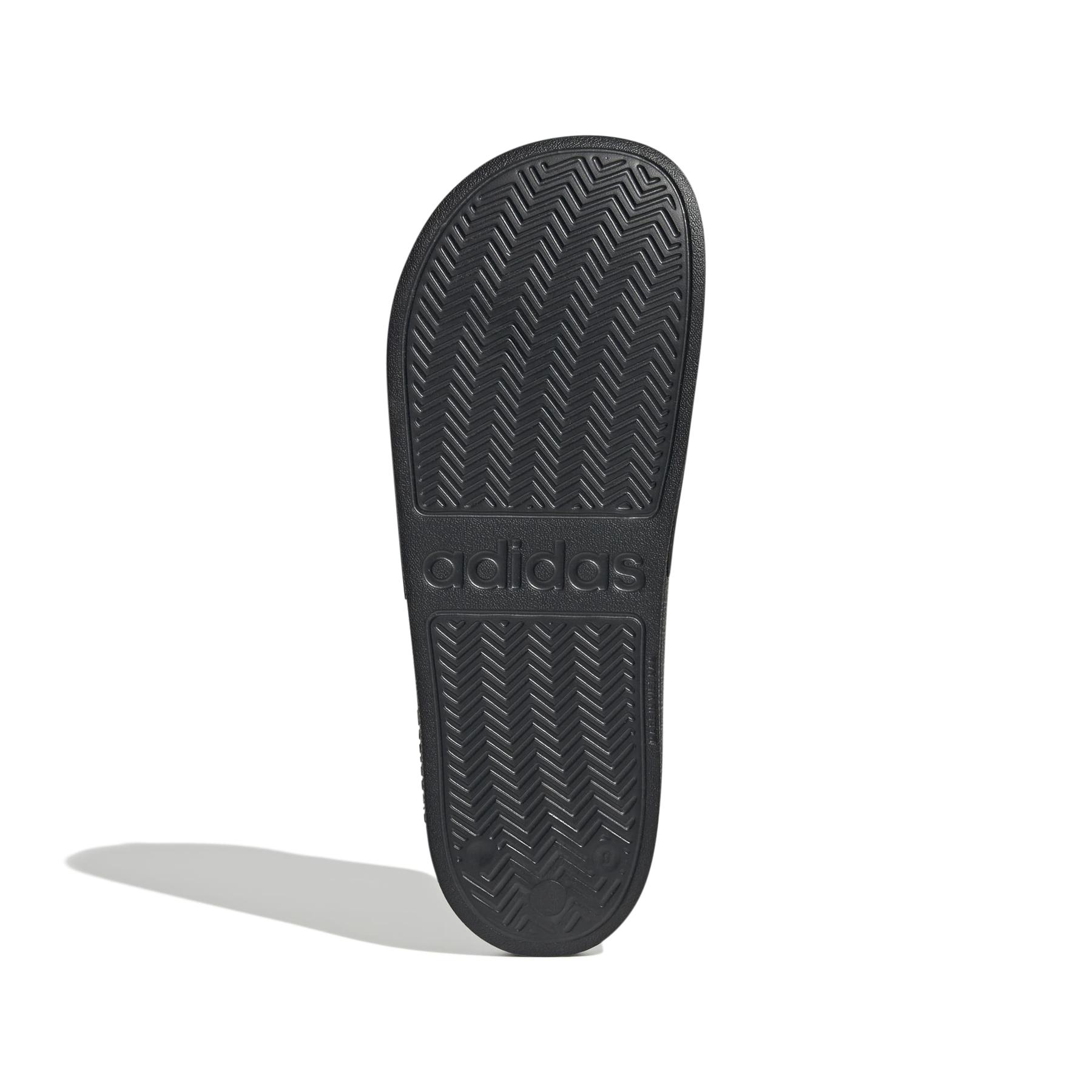 product/a/d/adidas_js2039_4_footwear_photography_bottom_view_white-nw091725.jpg
