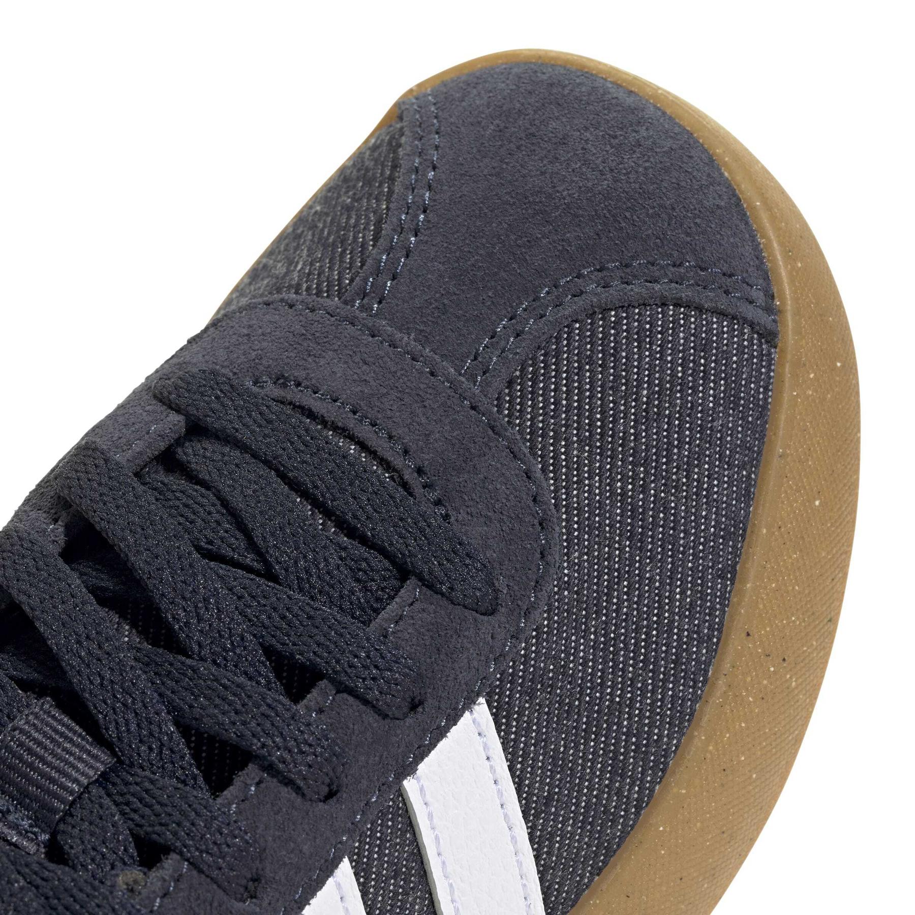 product/a/d/adidas_js3486_9_footwear_photography_detail_view_2_white-nw091725.jpg