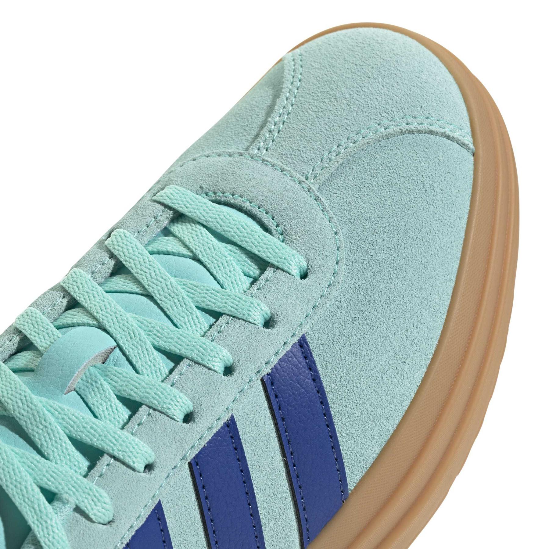 product/a/d/adidas_js3813_9_footwear_photography_detail_view_2_white-nw091725.jpg