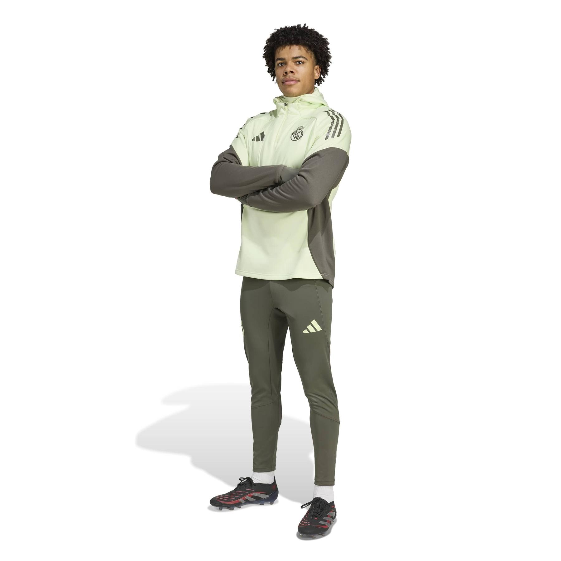 product/a/d/adidas_ke1168_5_apparel_on_model_standard_outfit_view_white.jpg