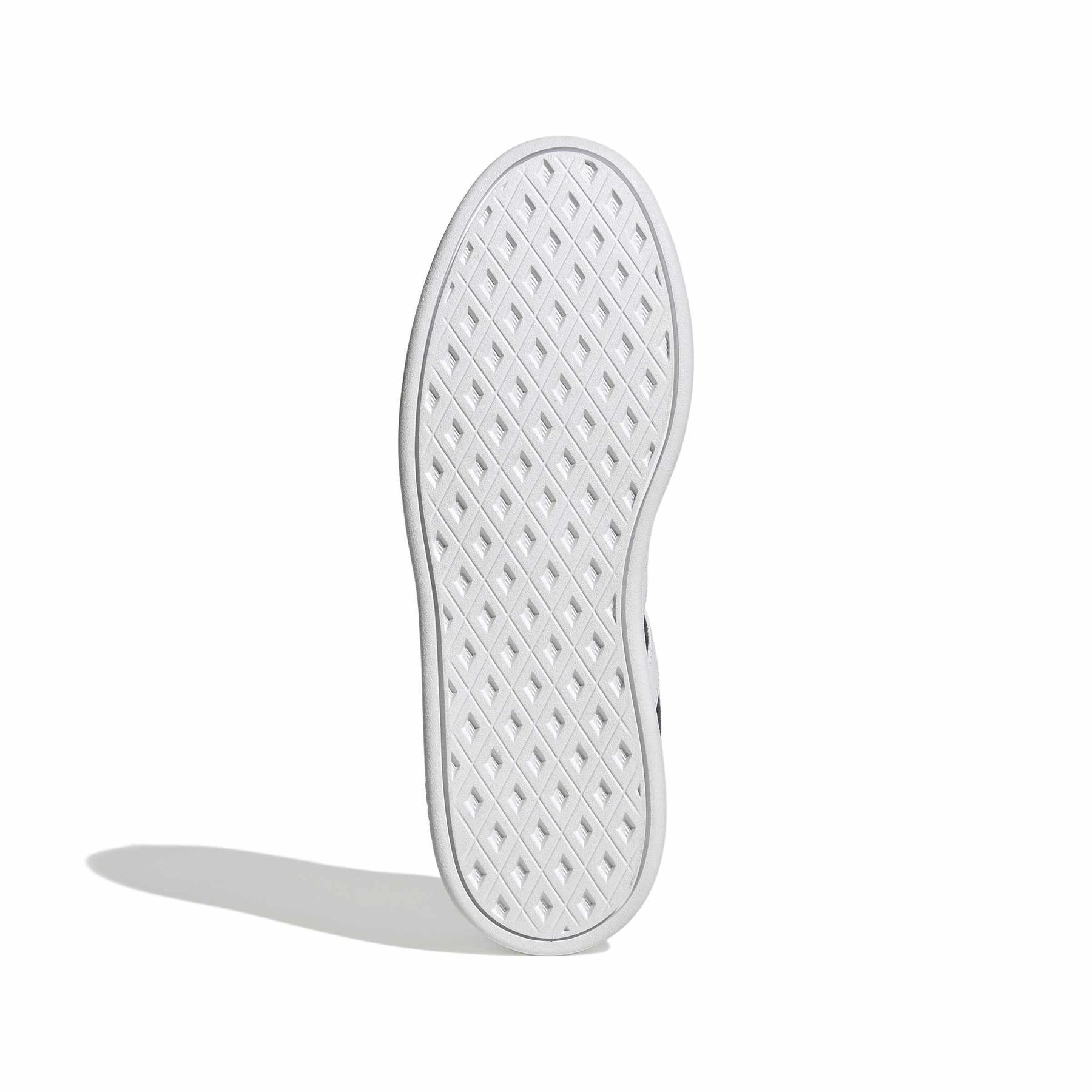product/a/d/adidas_ki3145_4_footwear_photography_bottom_view_white-nw091725.jpg