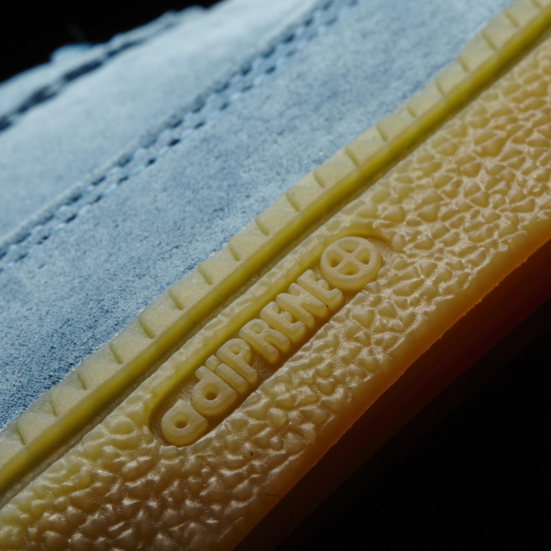 product/a/d/adidas_m18444_8_footwear_photography_detail_view_3_white-nw091725.jpg