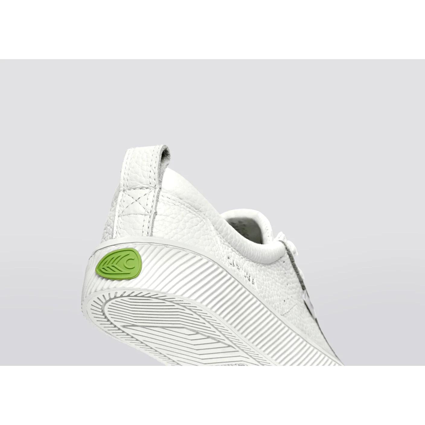 product/c/a/cariuma_100104w13w_blanc_7.jpg