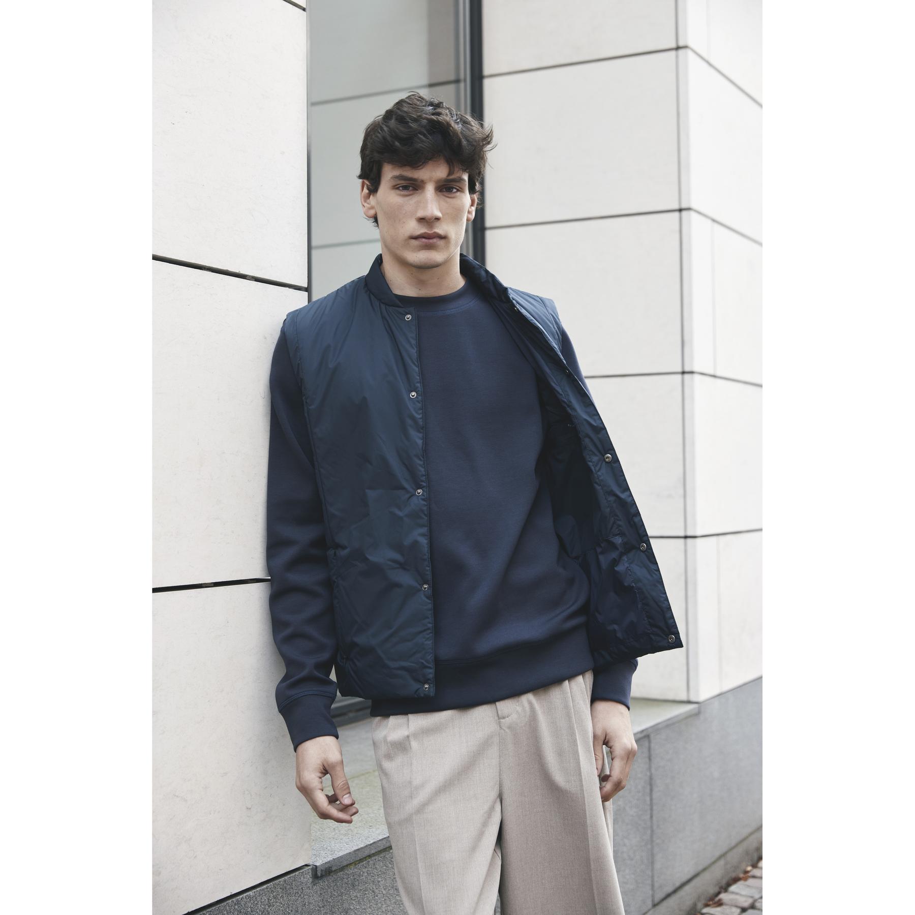 product/c/a/casual-friday_20504731-194013_9.jpg