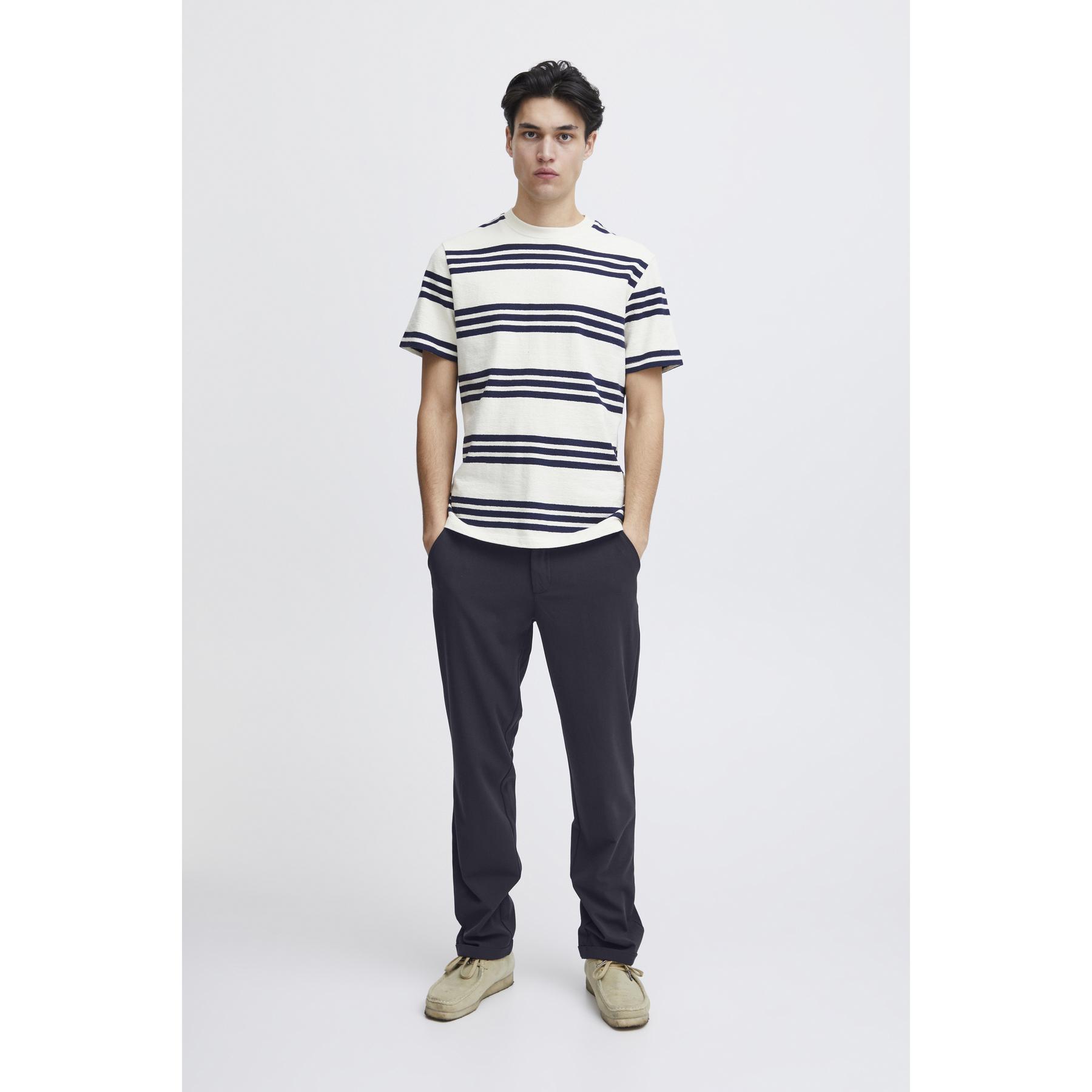 product/c/a/casual-friday_20505124-194013_3.jpg