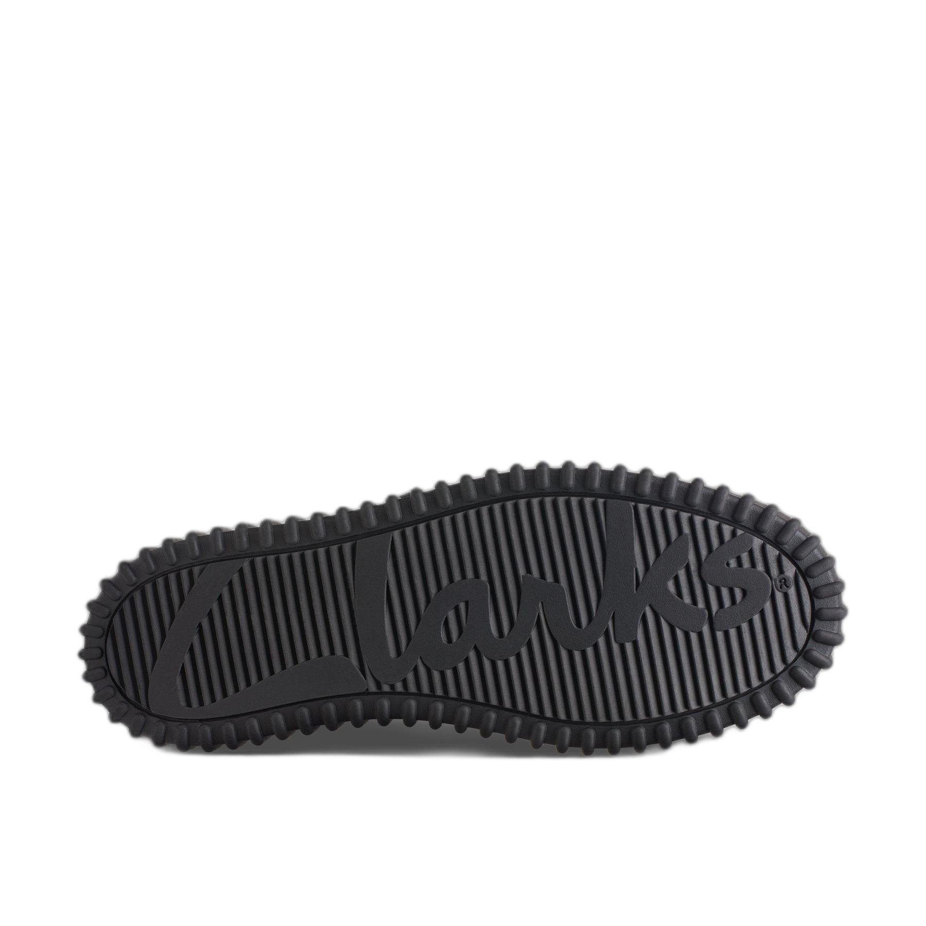 product/c/l/clarks_26173664_black-suede_3.jpg