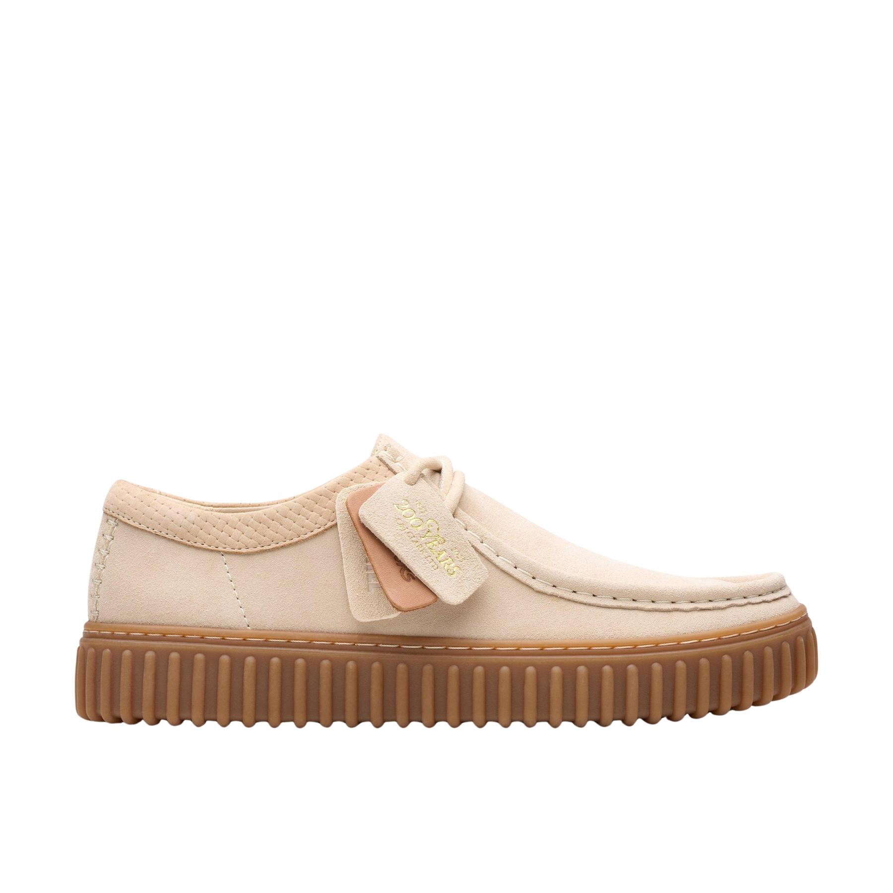 product/c/l/clarks_26180906_ecru-suede_1.jpg