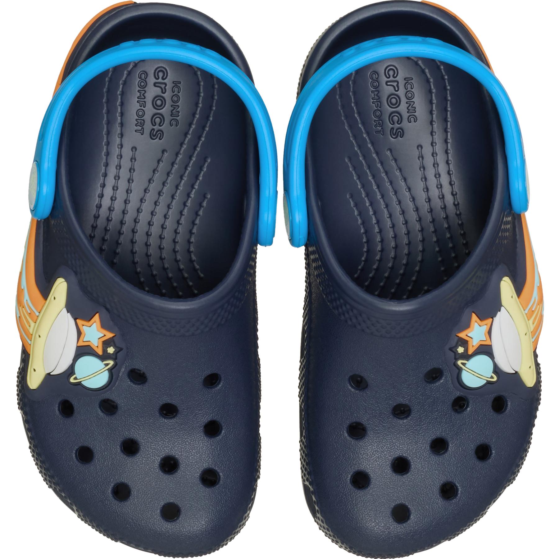 product/c/r/crocs_211623-410_2-q325.jpg