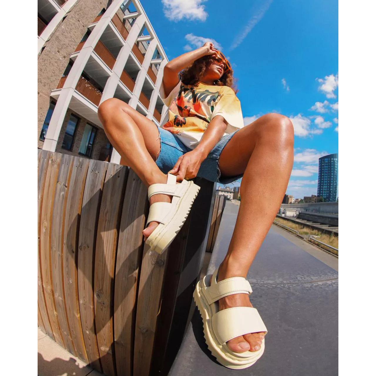 product/d/r/dr-martens_27330282_jaune_3.jpg