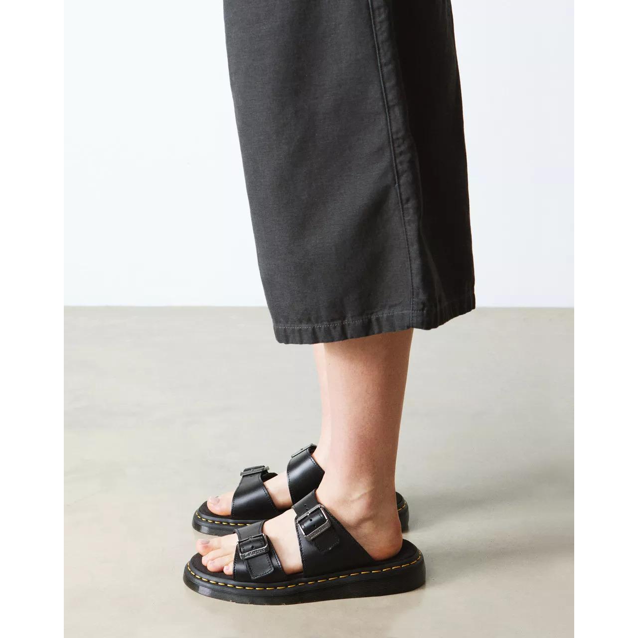 product/d/r/dr-martens_31570001_noir_2.jpg