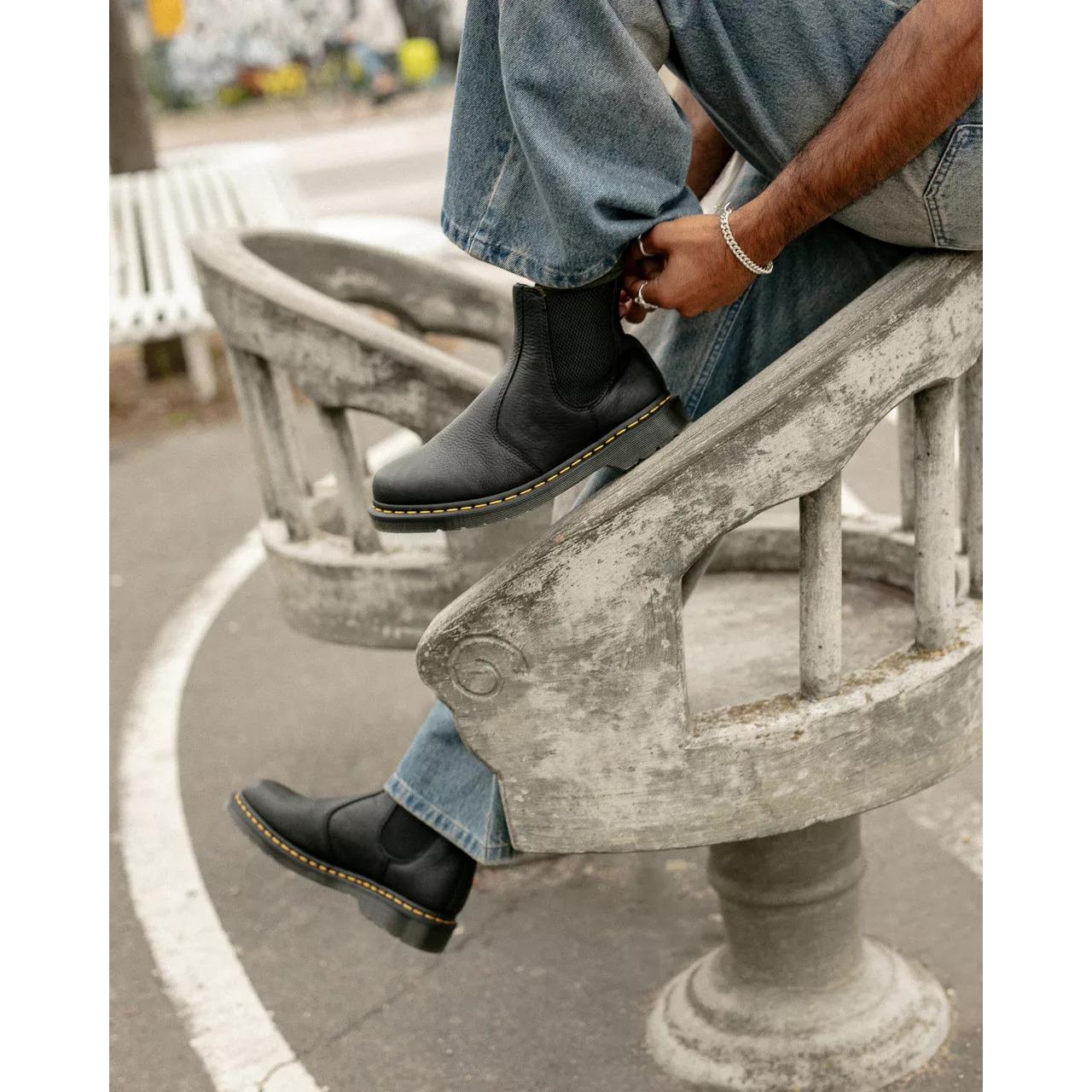 product/d/r/dr-martens_31989001_noir_10.jpg