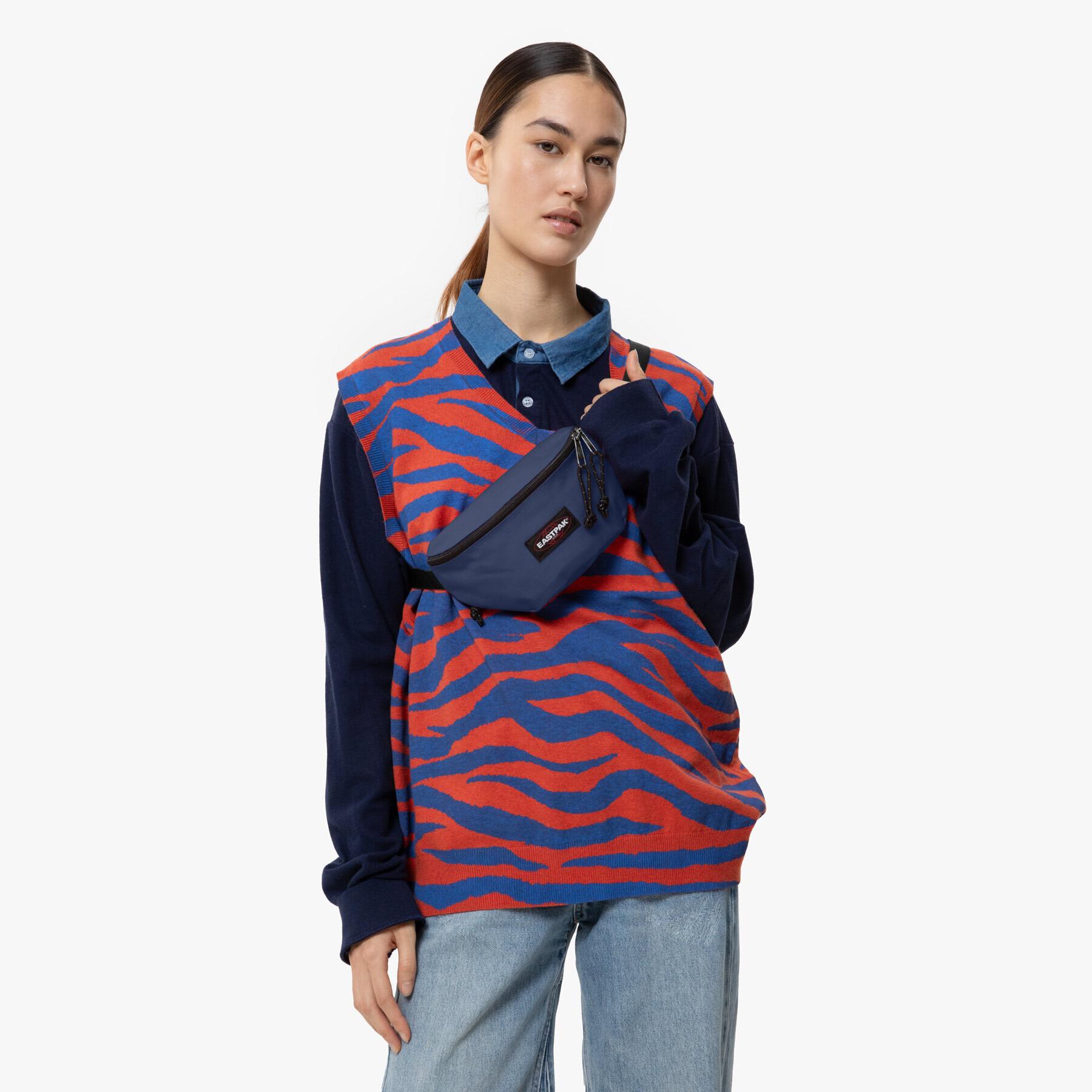 product/e/a/eastpak_ek0000740o2_boat-navy_5.jpg