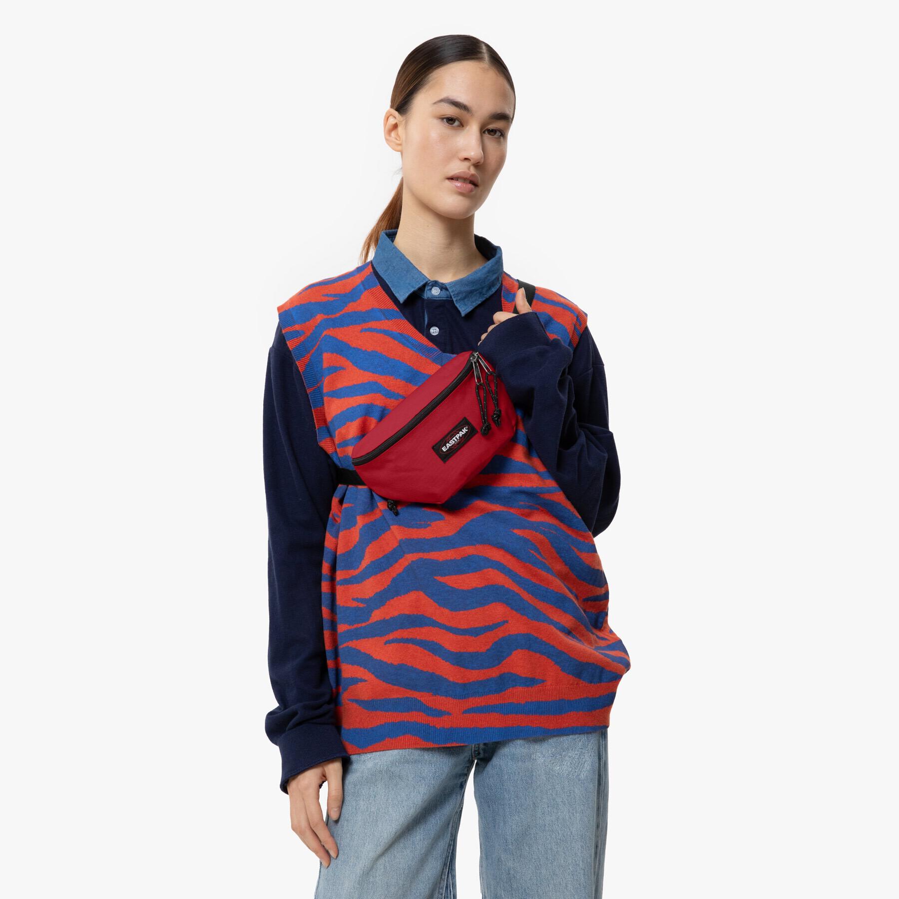 product/e/a/eastpak_ek0000741o9_scarlet-red_5.jpg