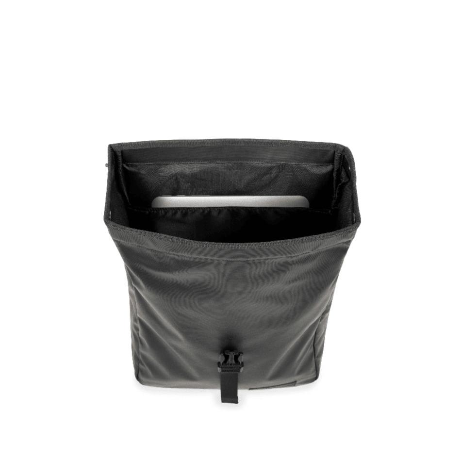 product/e/a/eastpak_ek0a5bjio13_o13-tarp-black_3.jpg
