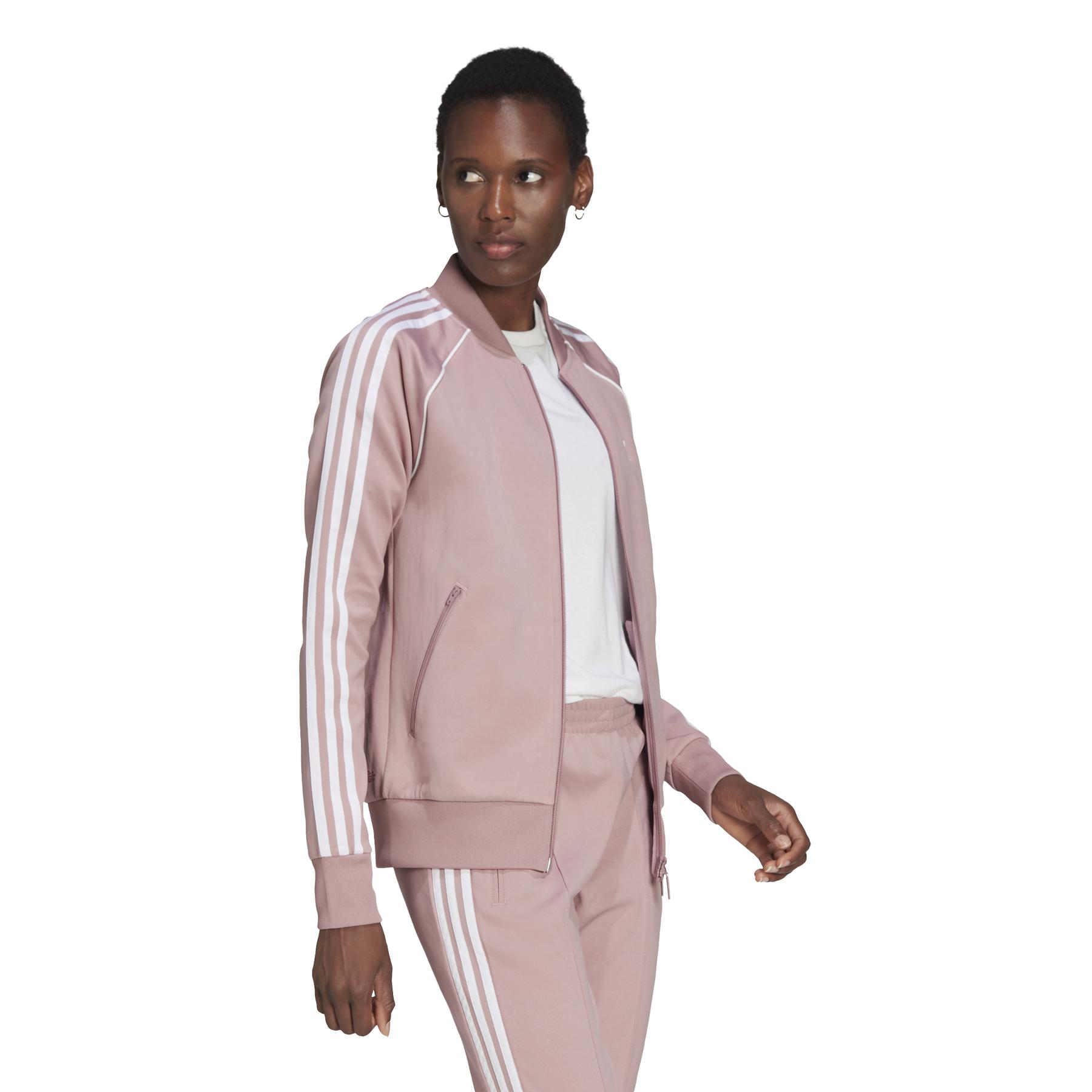 product/h/e/he9563_app_on-model_walking_white.jpg