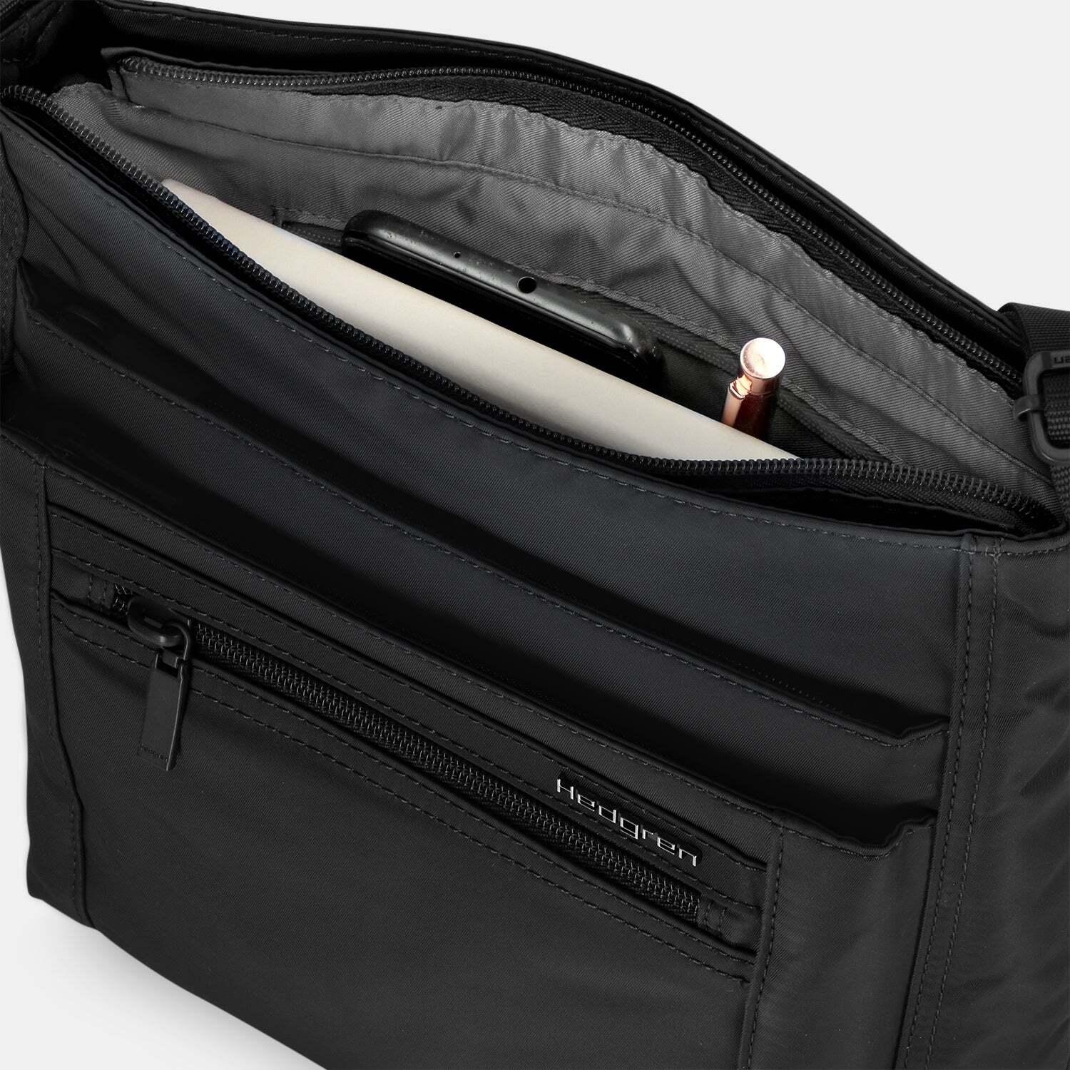 product/h/e/hedgren_hic370_003-10_black_4.jpg