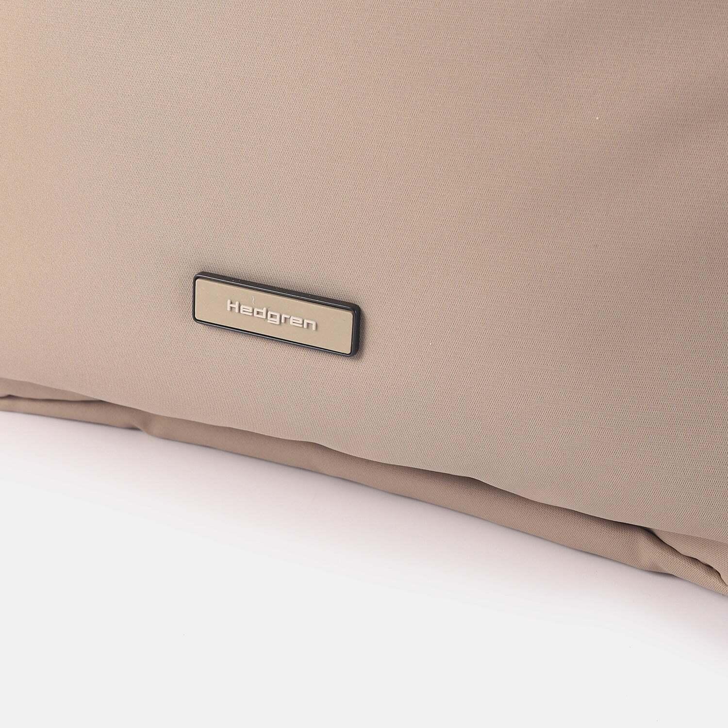 product/h/e/hedgren_hnov04_220-01_stone-beige_4.jpg