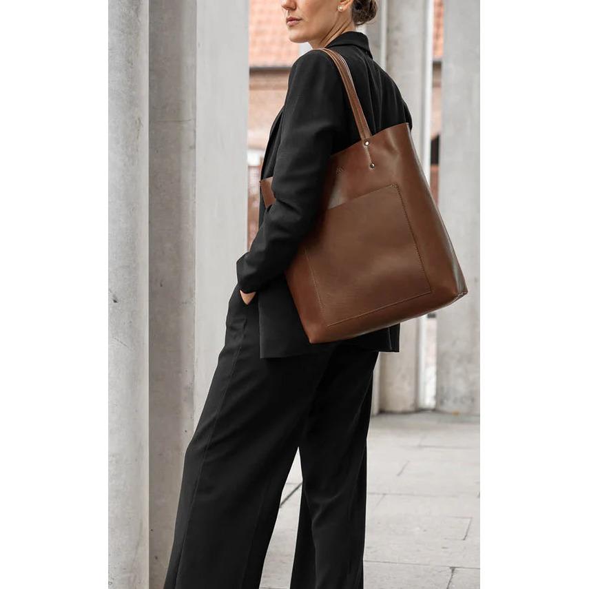 product/m/a/markberg_5455ant-204_chestnut_3.jpg