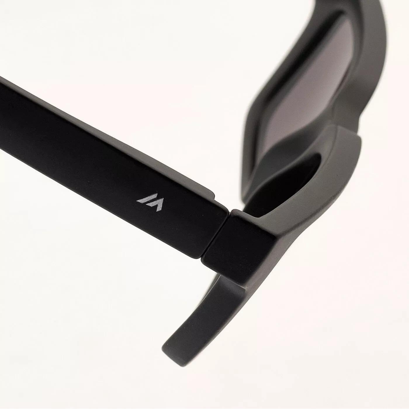 product/m/a/martes-essentials_m000261348_black-smoke_3.jpg