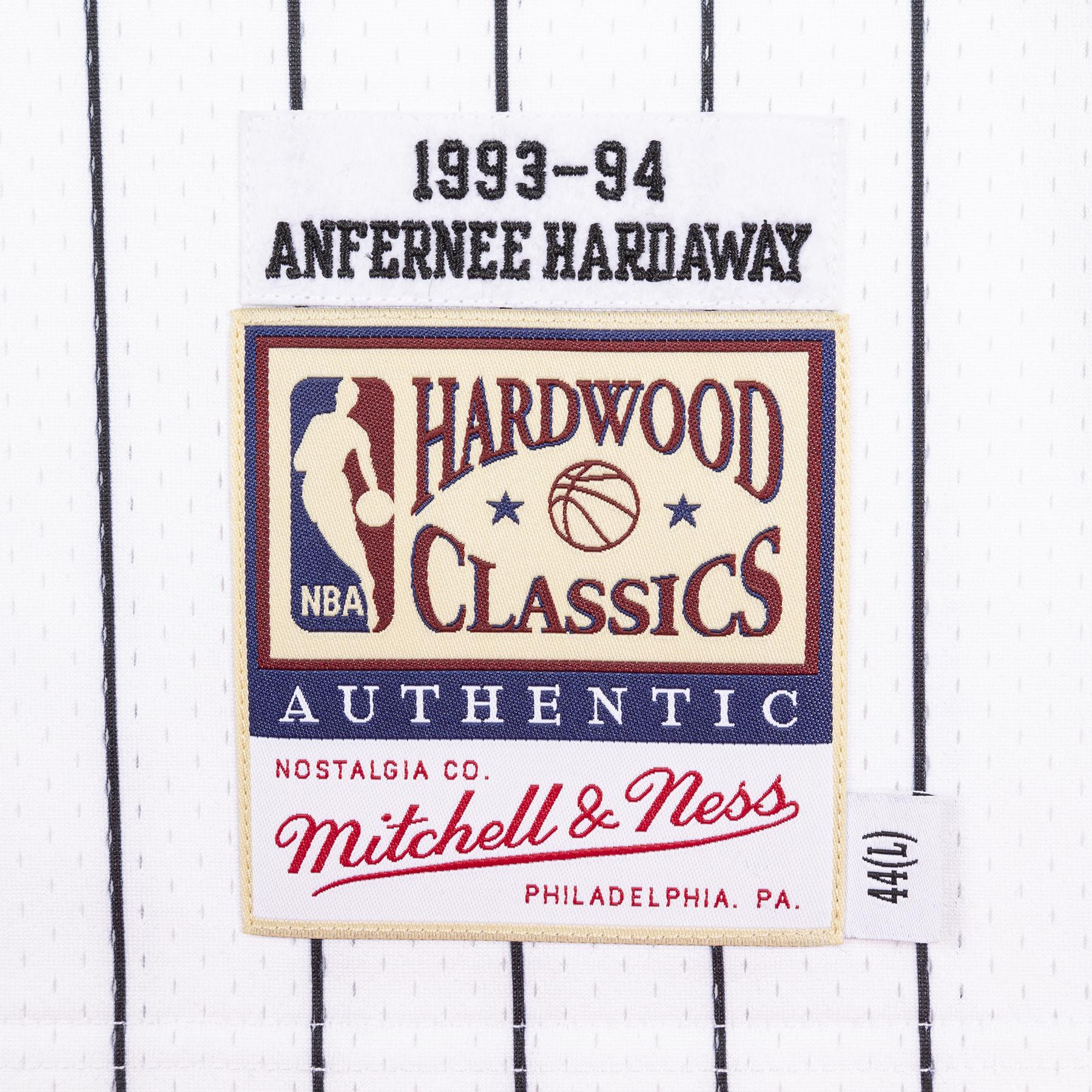 product/m/i/mitchell-ness_ajy4cp19157-omawhit93aha_white_3.jpg