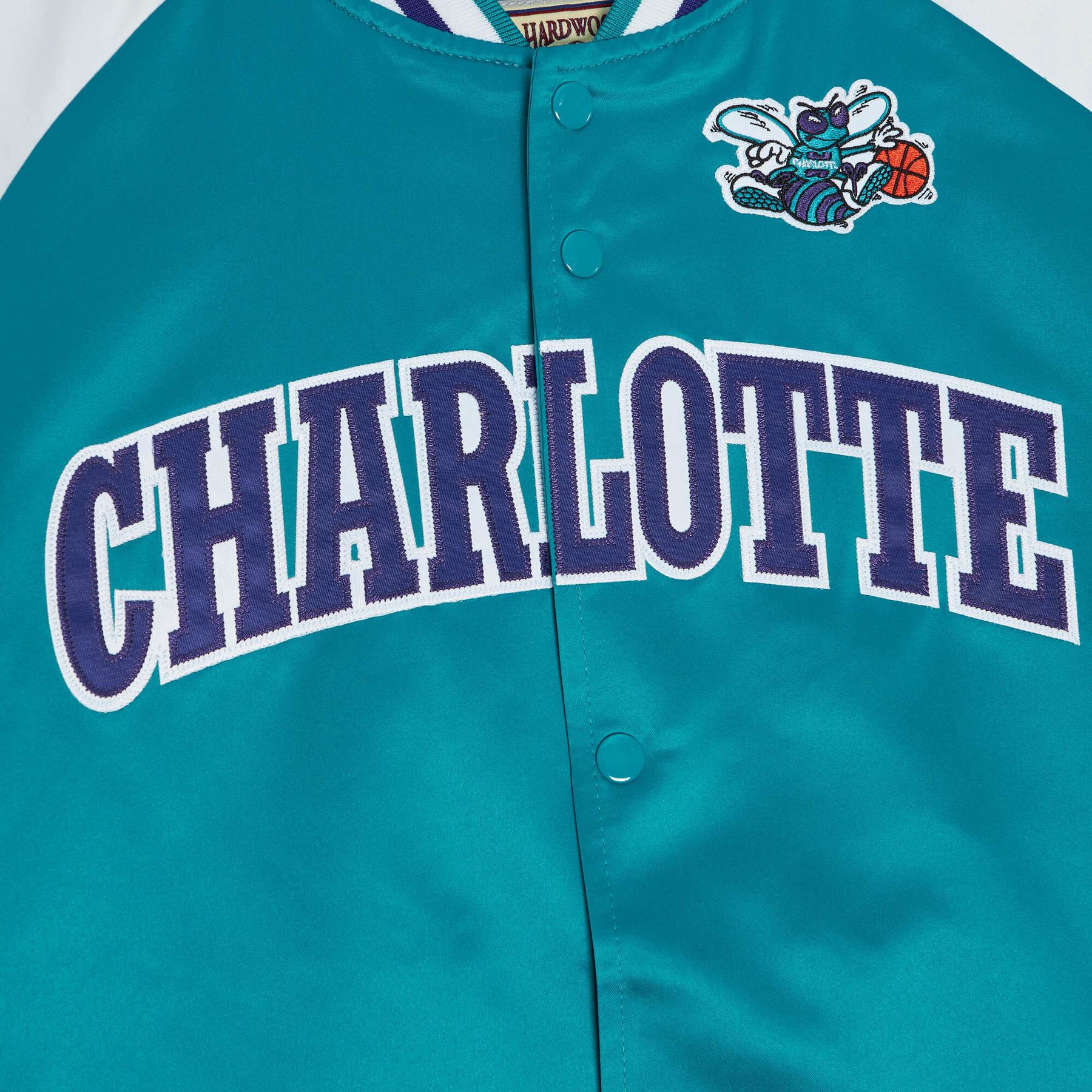 product/m/i/mitchell-ness_ojbf4992-choyyppphrbl_hornets-blue_3.jpg
