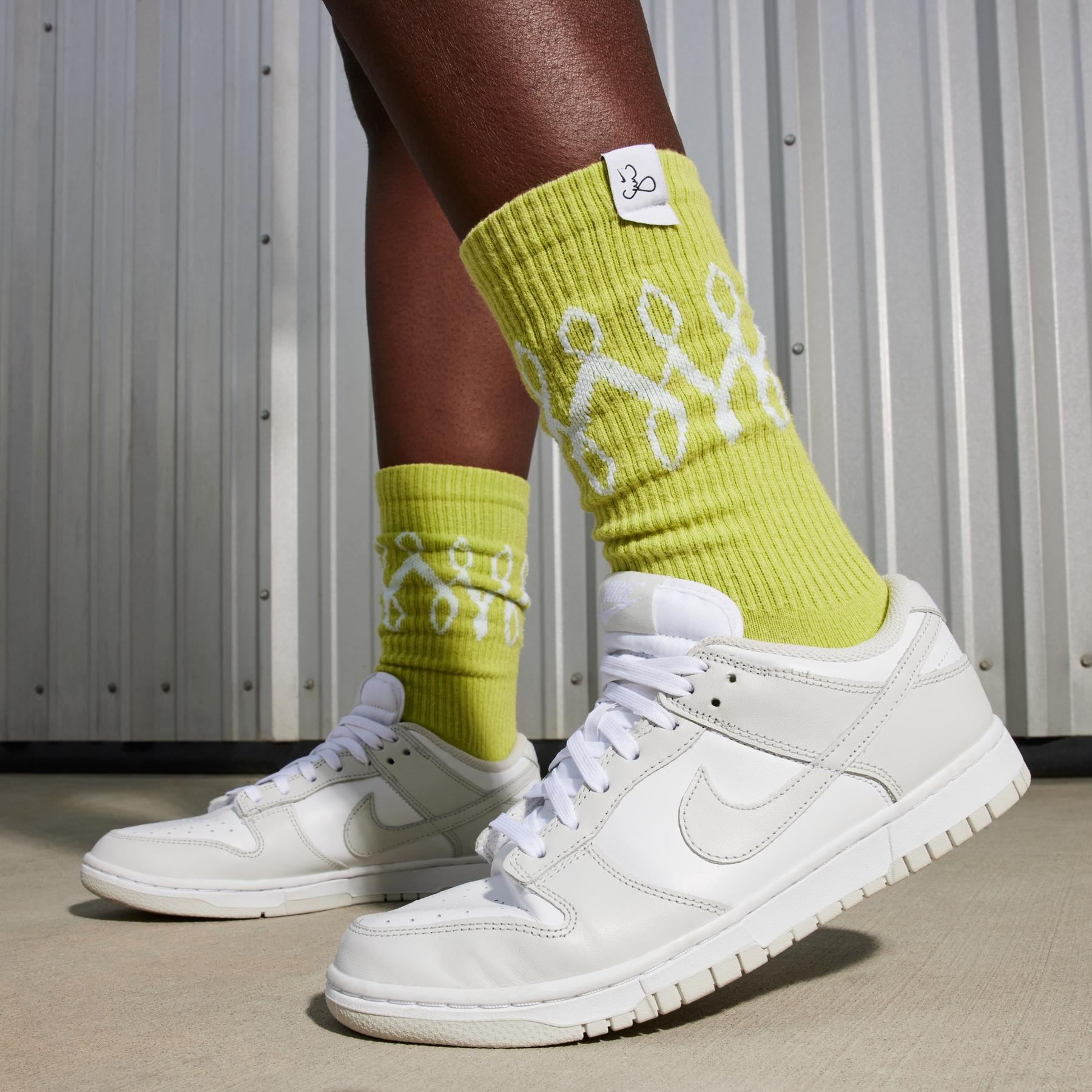 product/n/i/nike_dd1503-103-phsym001.jpg
