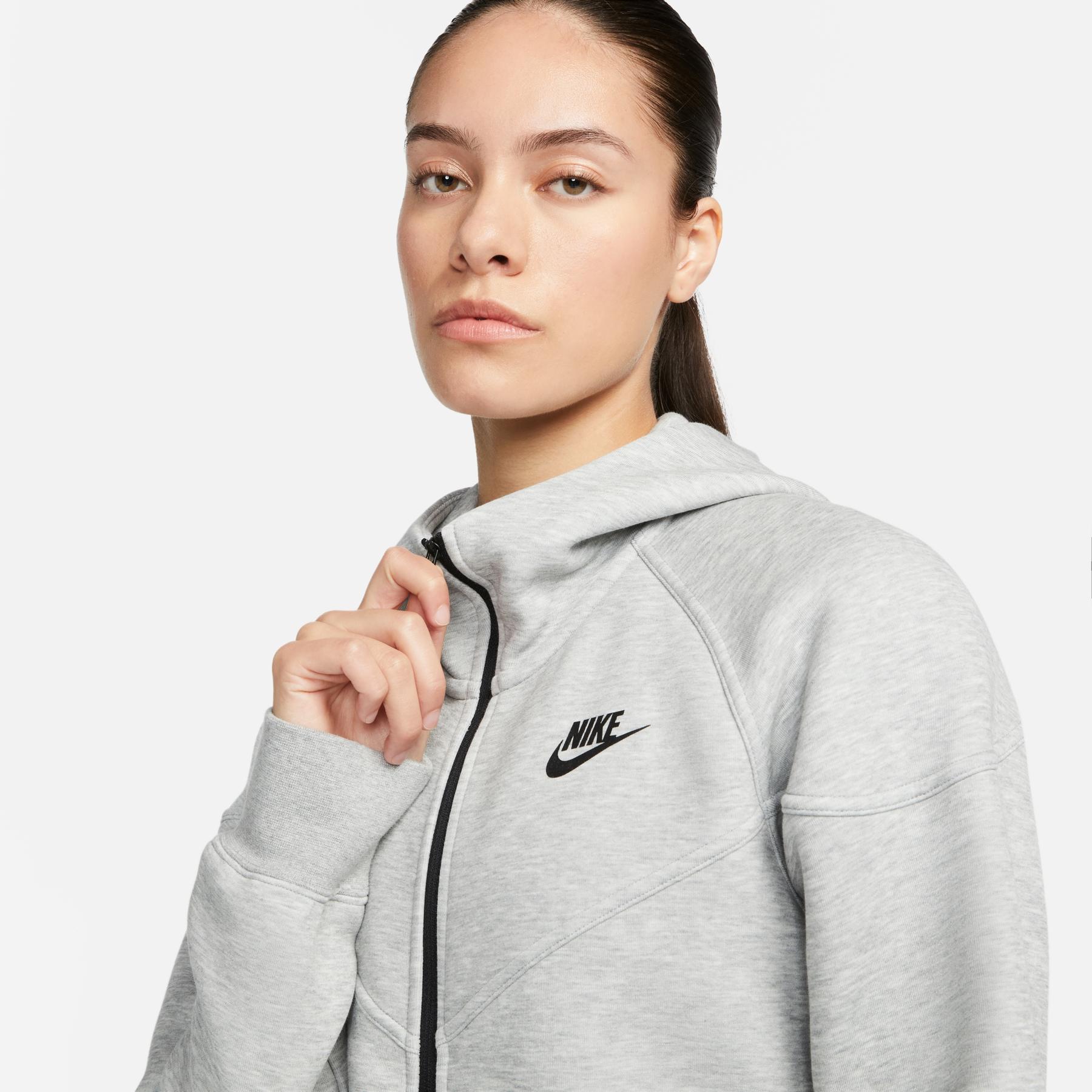 product/n/i/nike_fb8338-063-phsym001.jpg