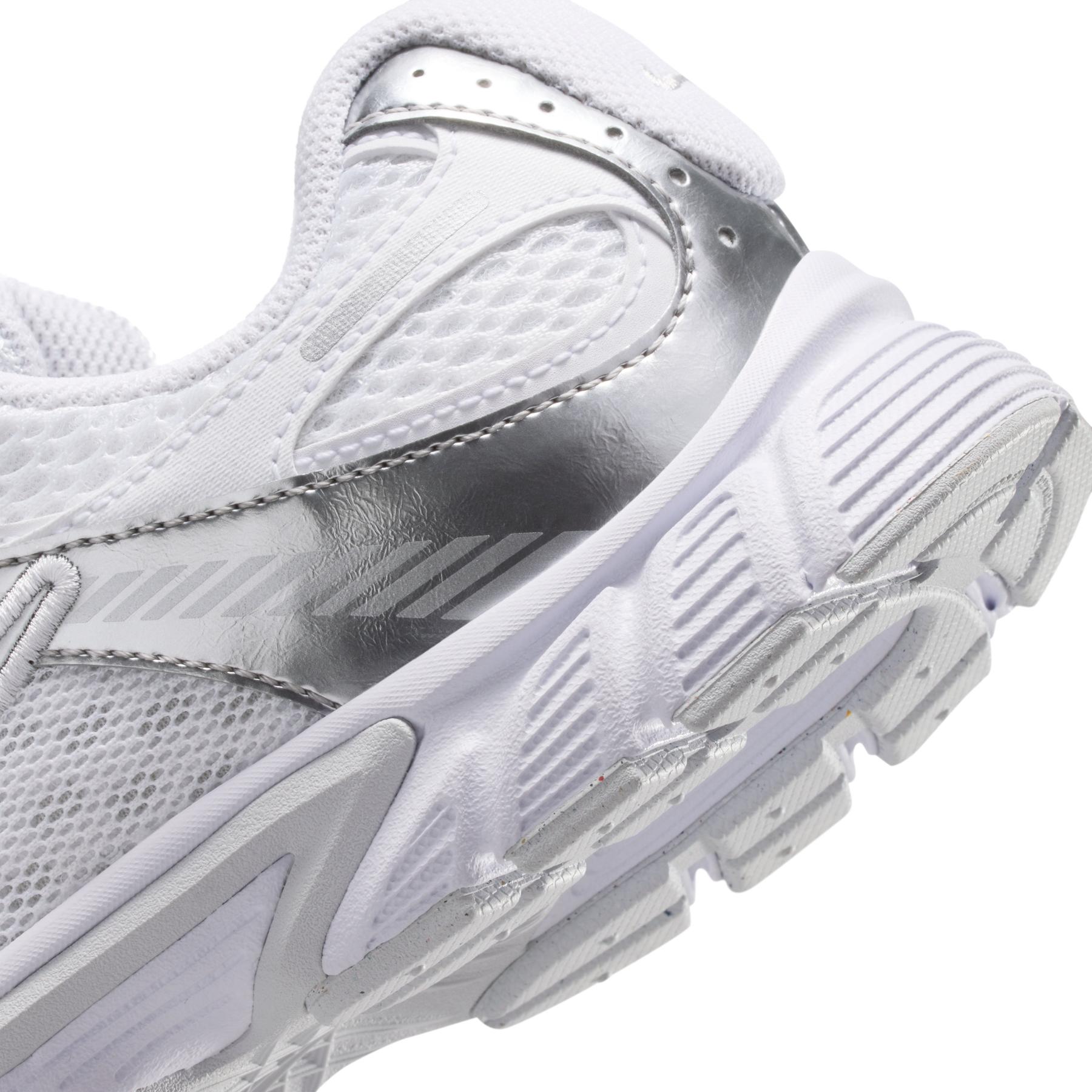 product/n/i/nike_hq6411-103-phsyd002.jpg