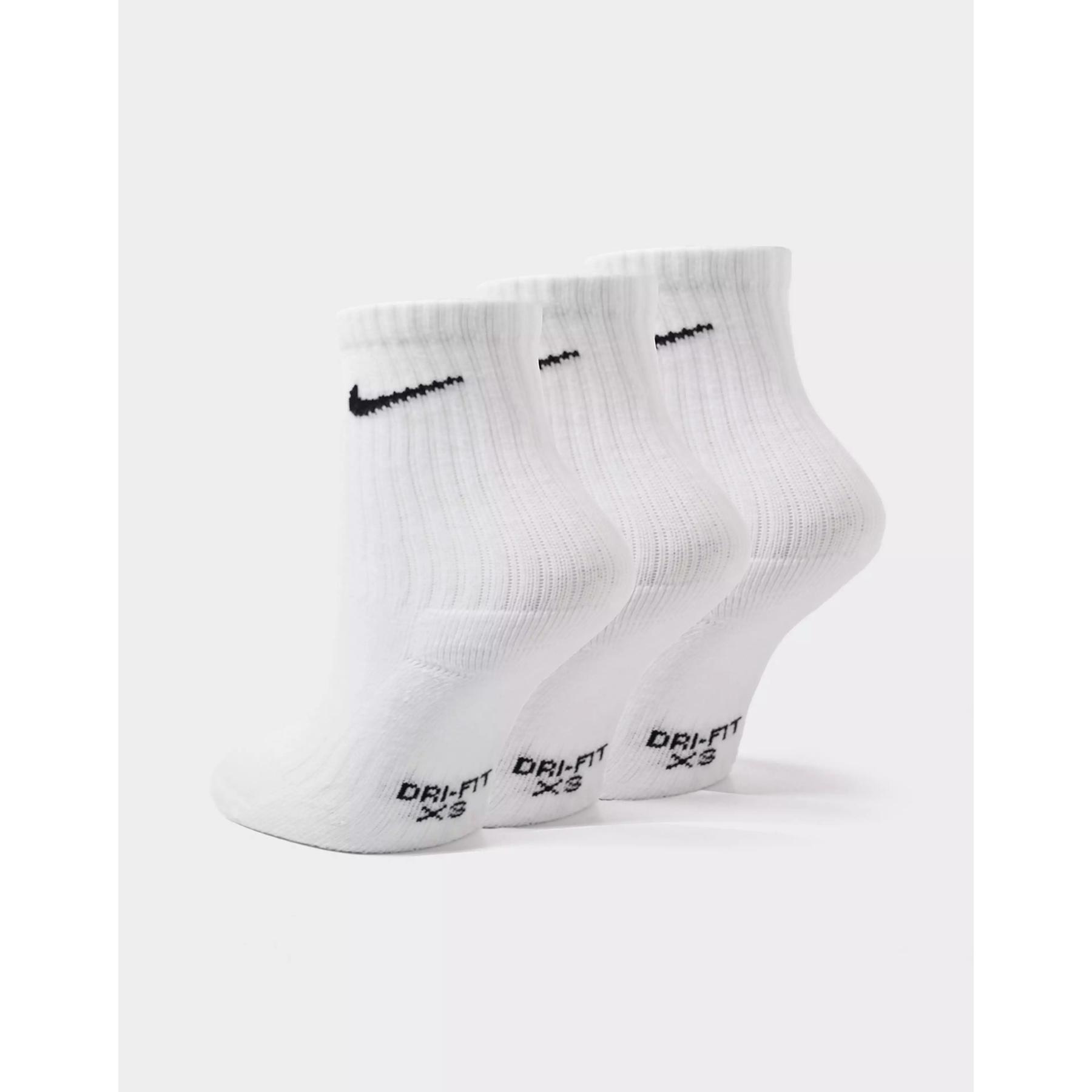 product/n/i/nike_un0013-001_blanc_2.jpg