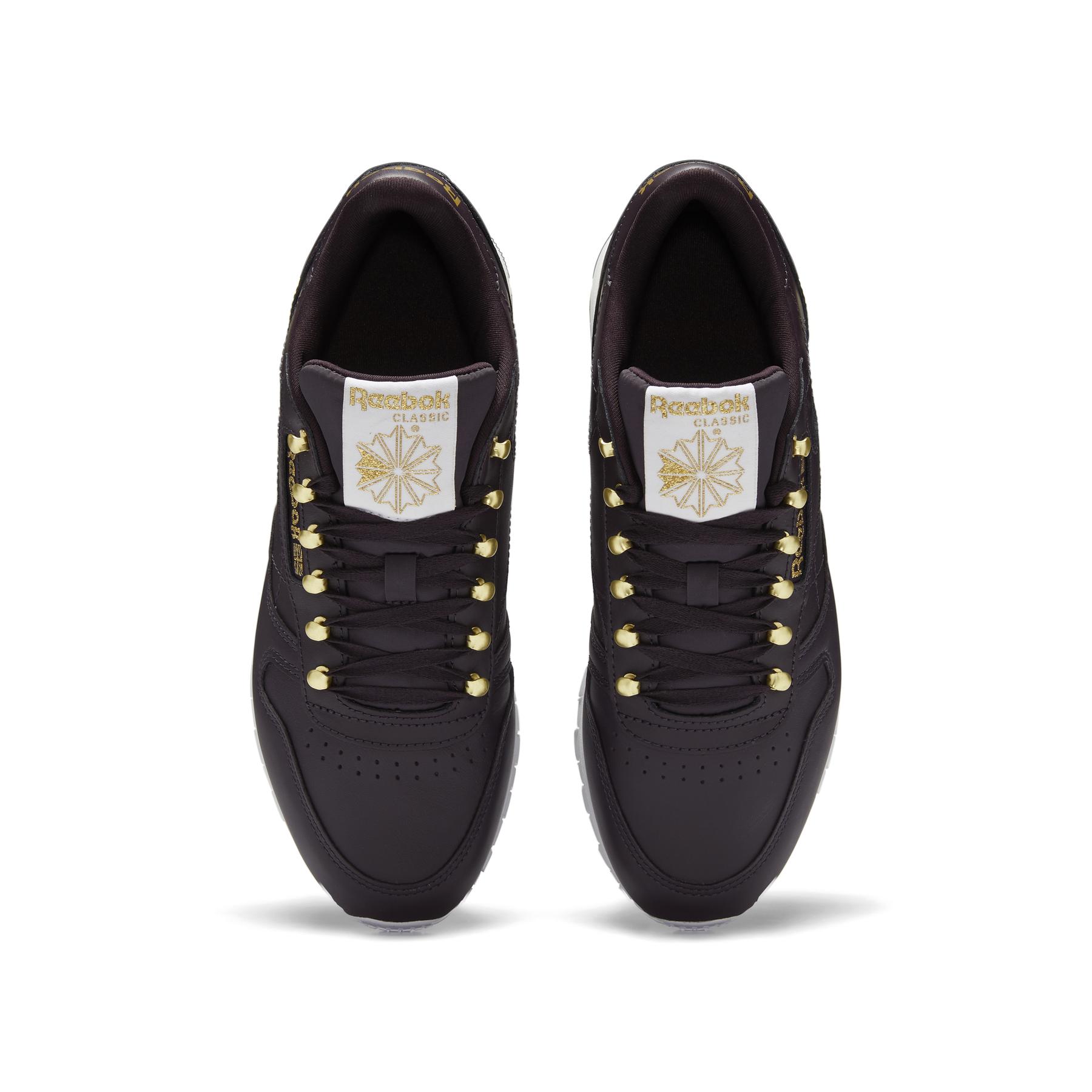 product/r/e/reebok-classics_fw1258_2_footwear_photography_top_portrait_view_white_000.jpg
