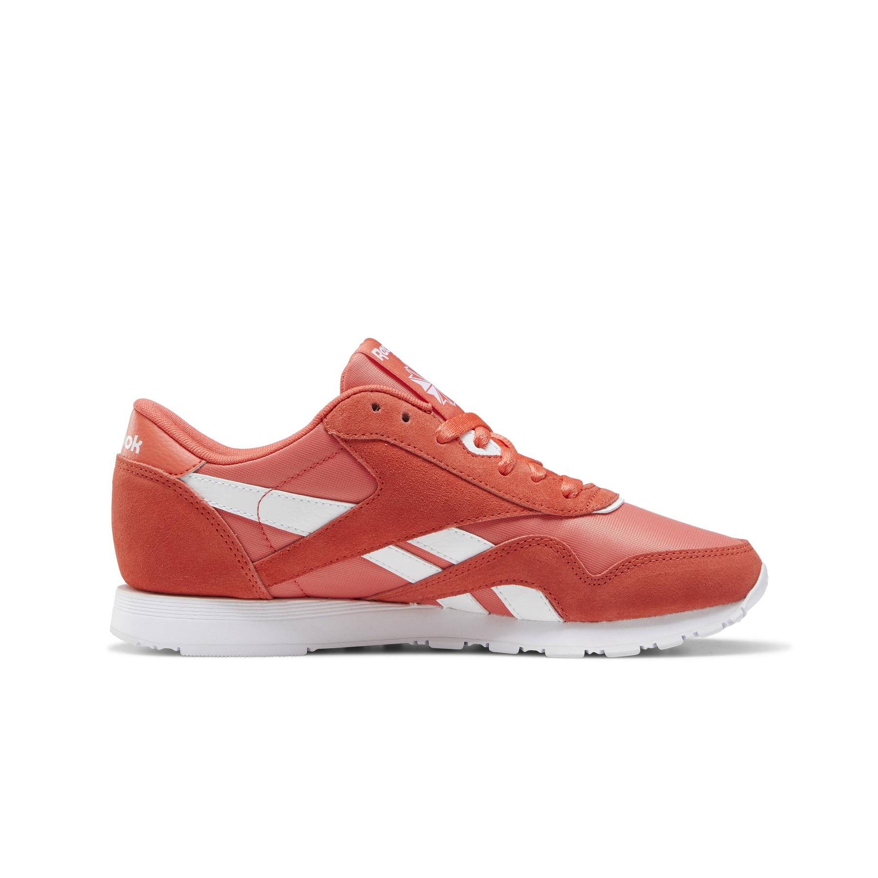 product/r/e/reebok-classics_fz0818_4_footwear_photography_side_medial_center_view_white_000.jpg