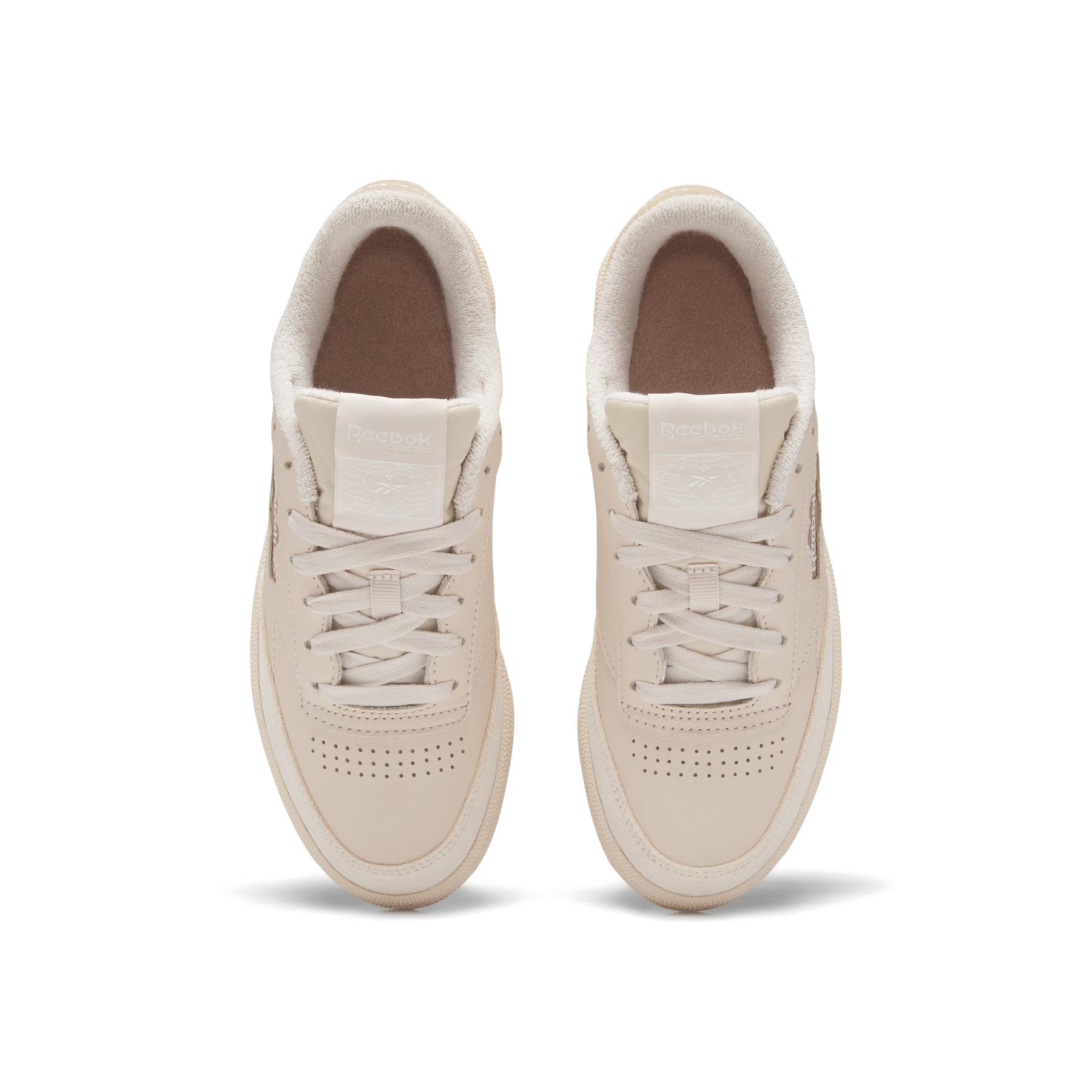 product/r/e/reebok_hq7100_2_footwear_photography_top_portrait_view_white.jpg