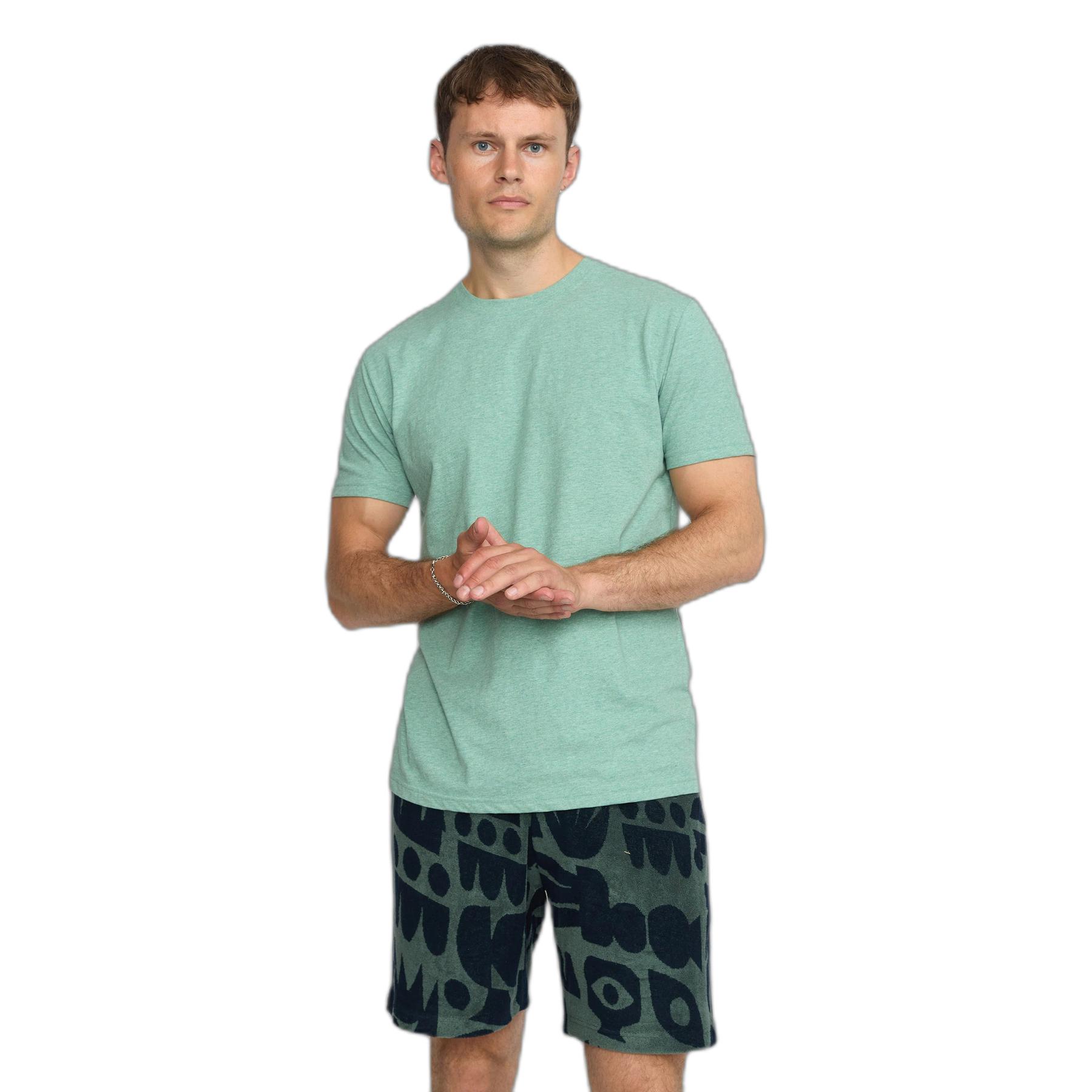 product/r/e/revolution_1051-green_green_1.jpg