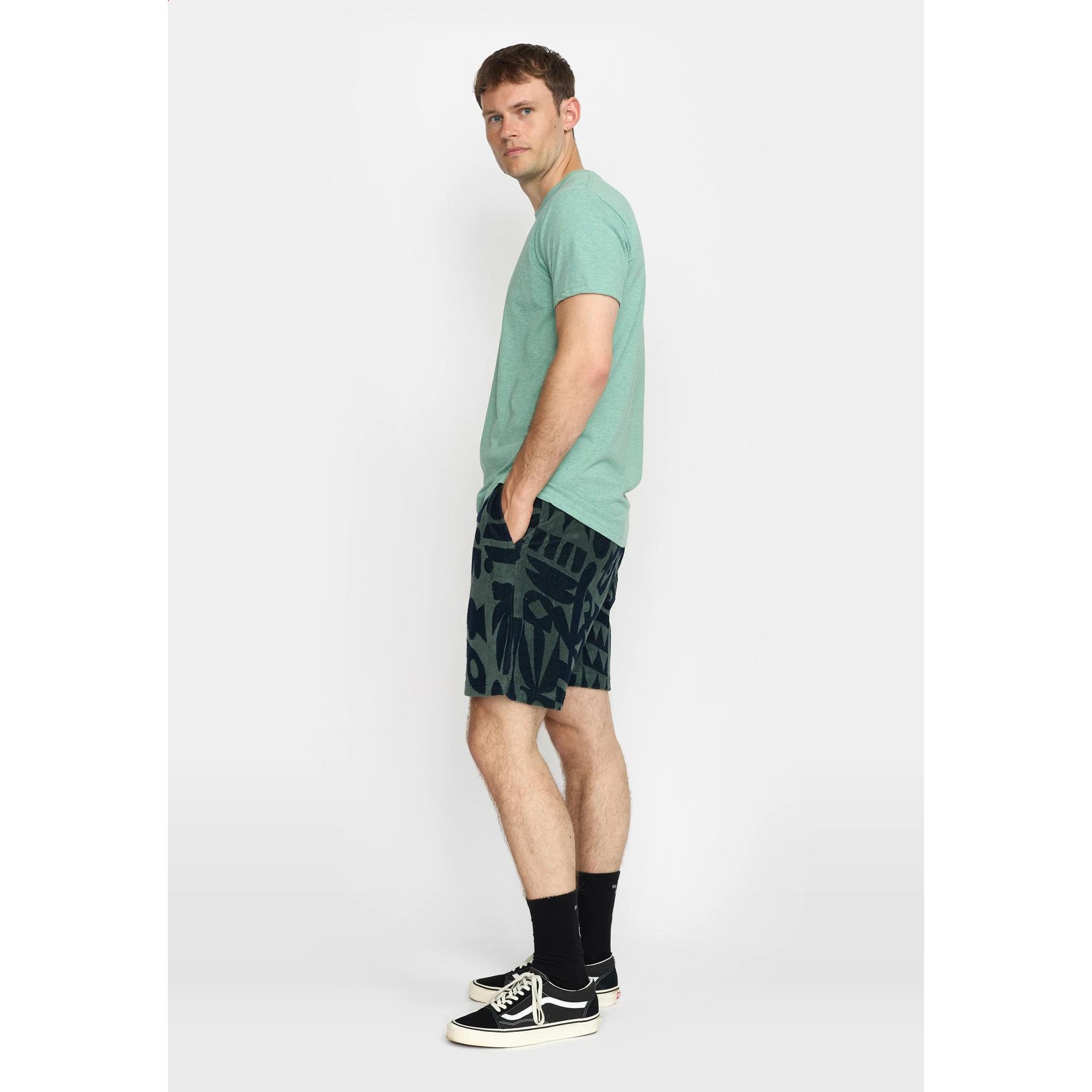 product/r/e/revolution_1051-green_green_3.jpg